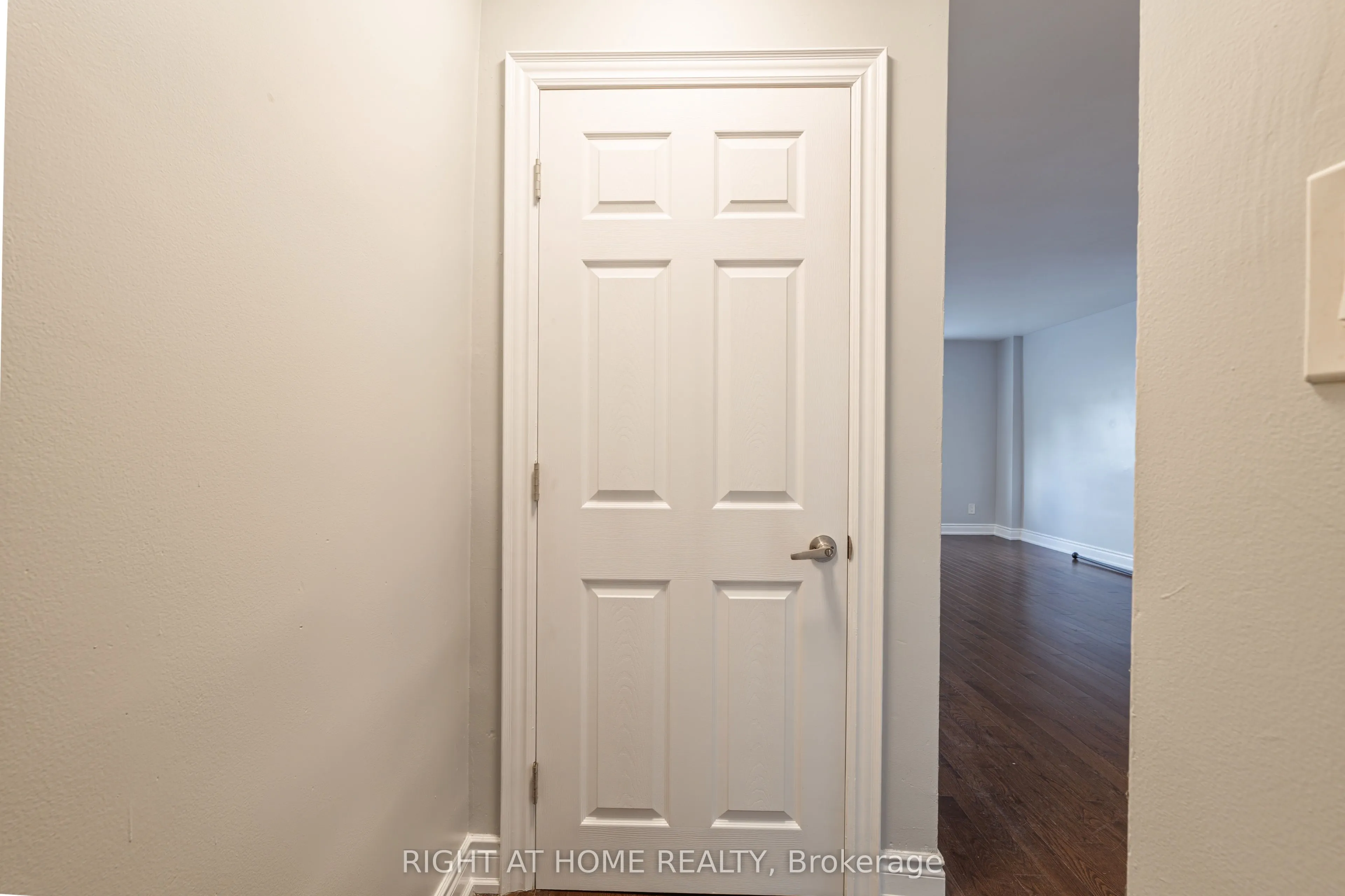 1132 The Queensway Avenue #A