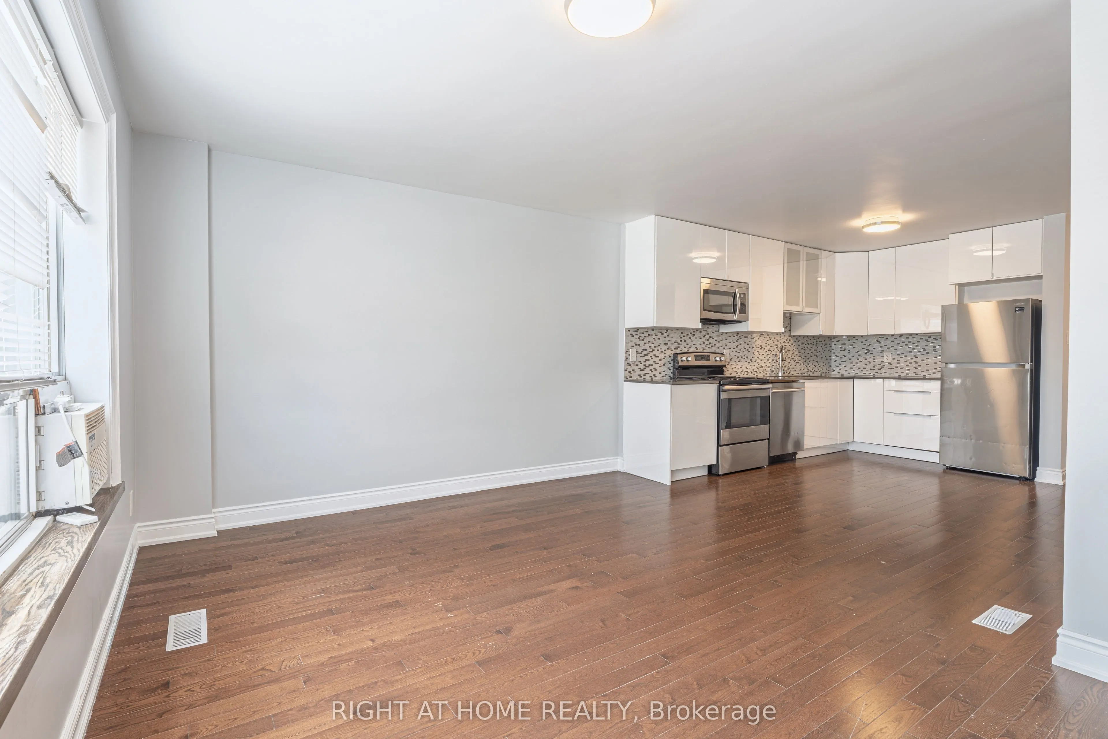 1132 The Queensway Avenue #A