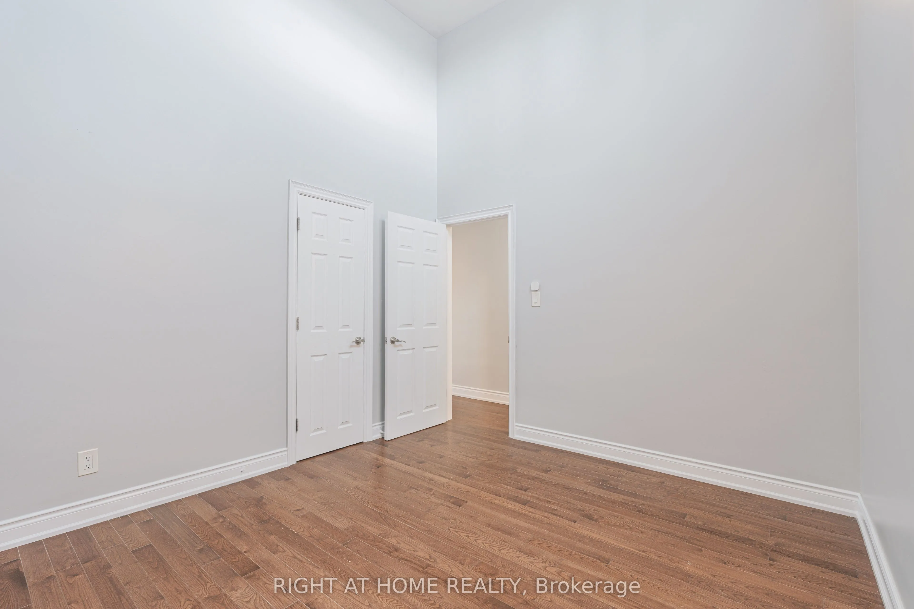 1132 The Queensway Avenue #A