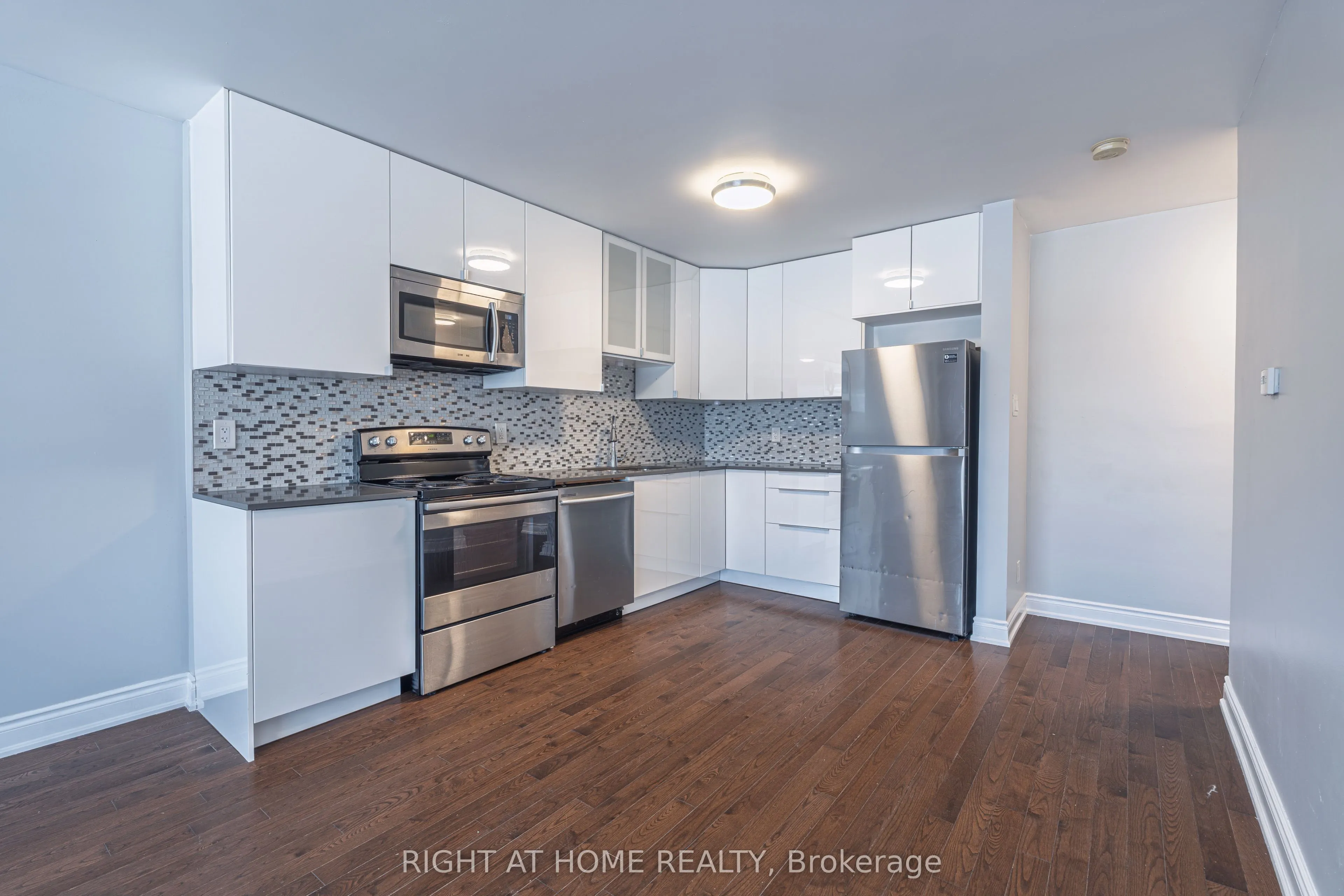 1132 The Queensway Avenue #A