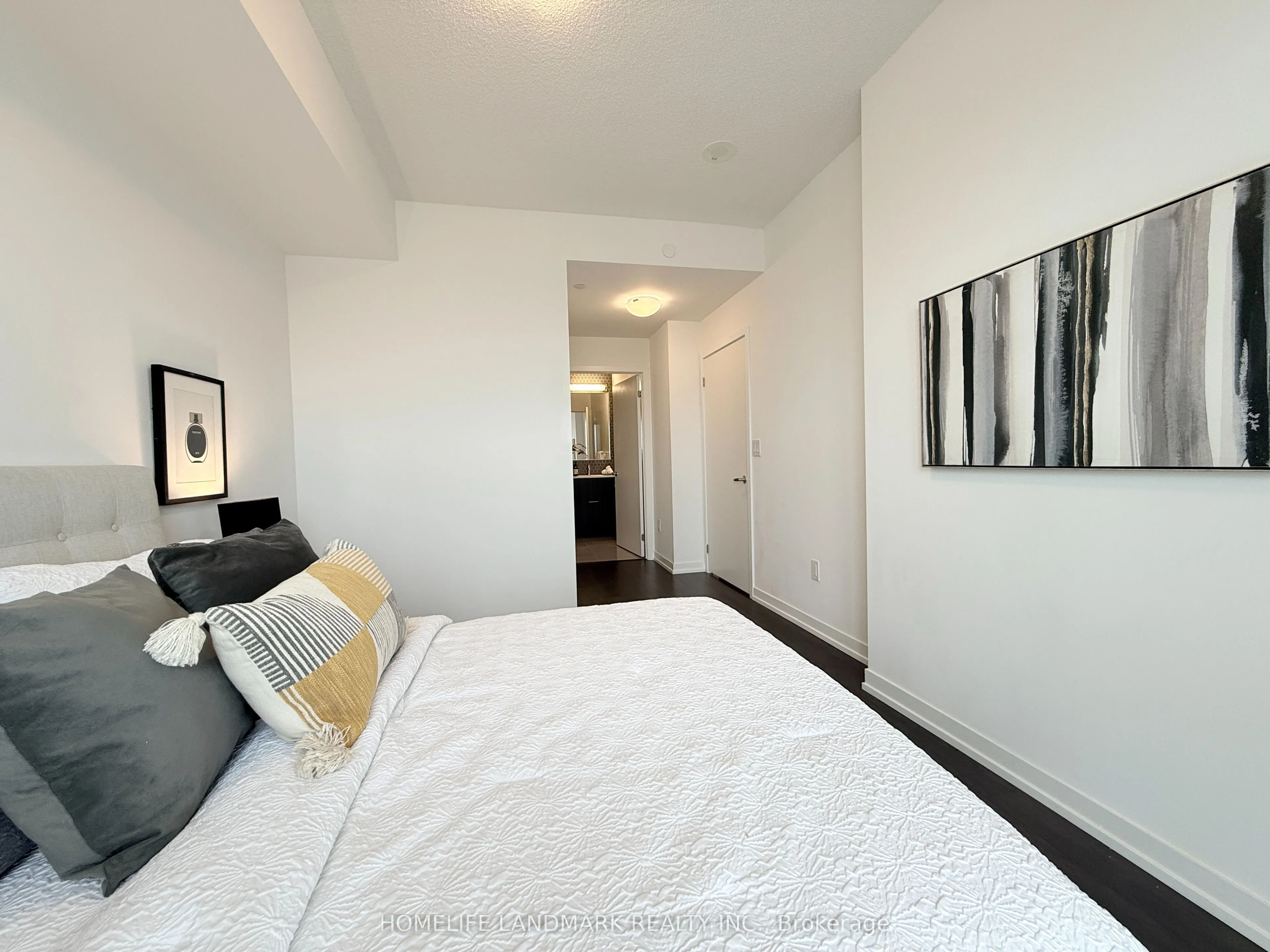 2520 Eglinton Avenue W #1211