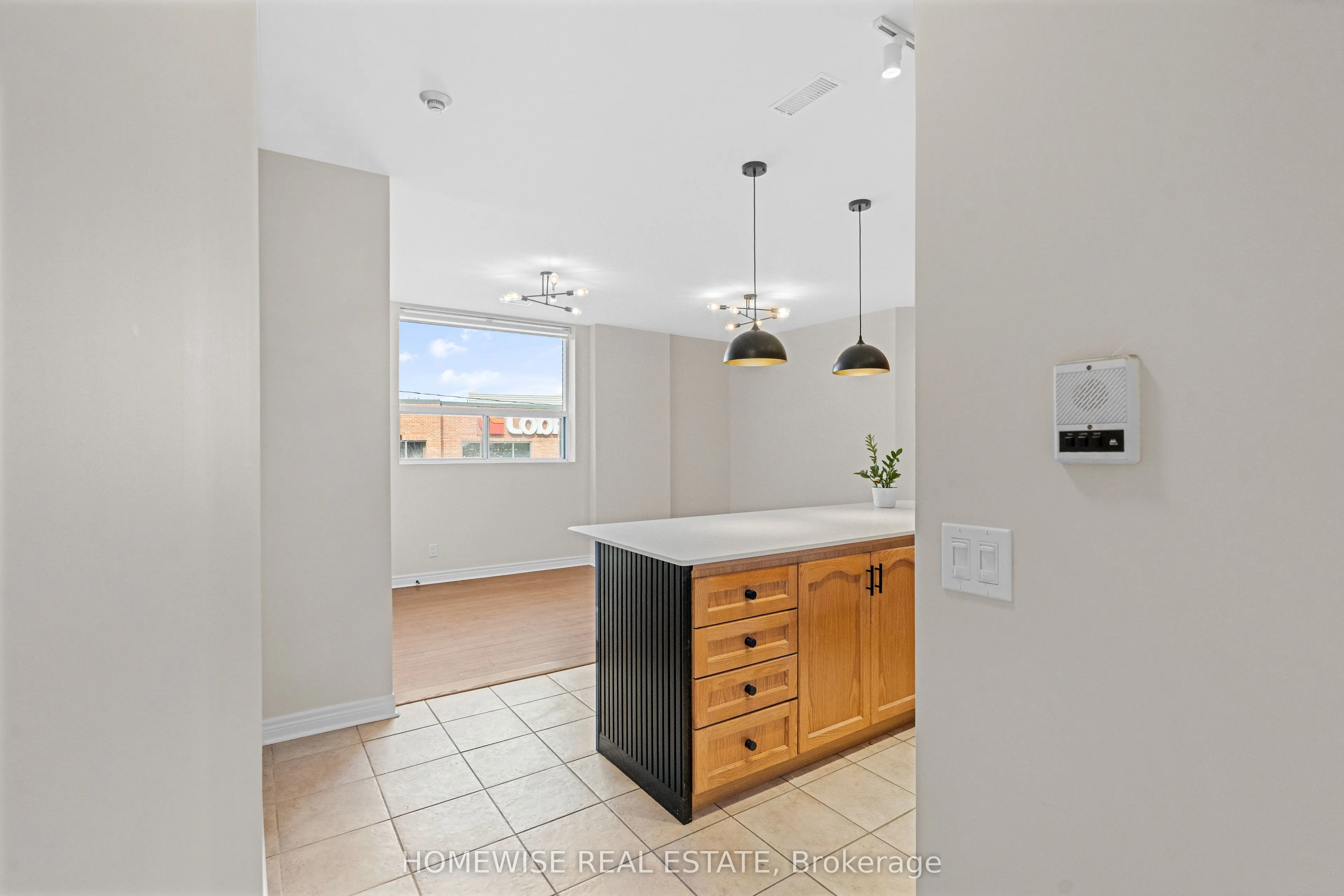 3635 Dundas Street W #1