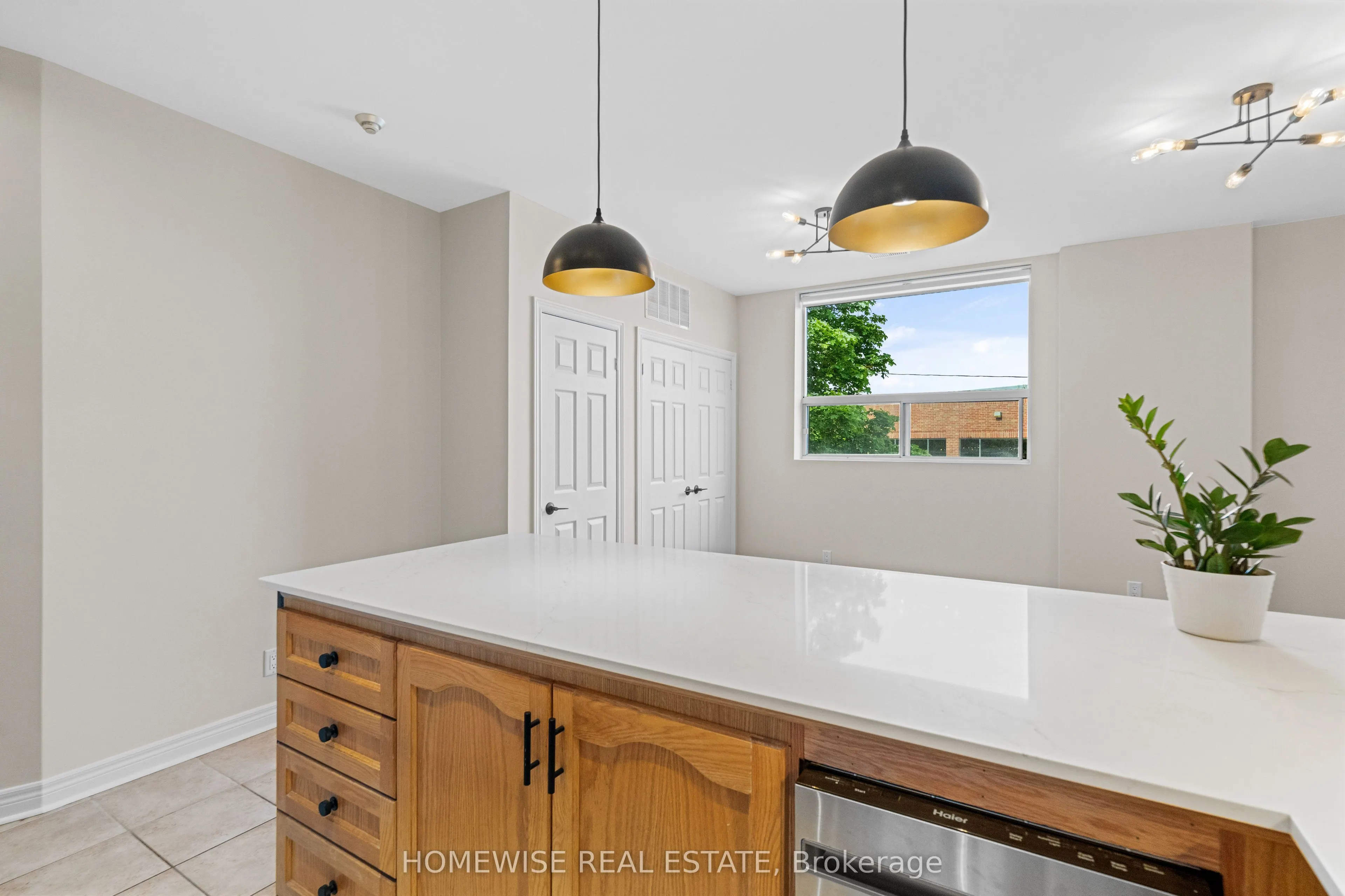 3635 Dundas Street W #1