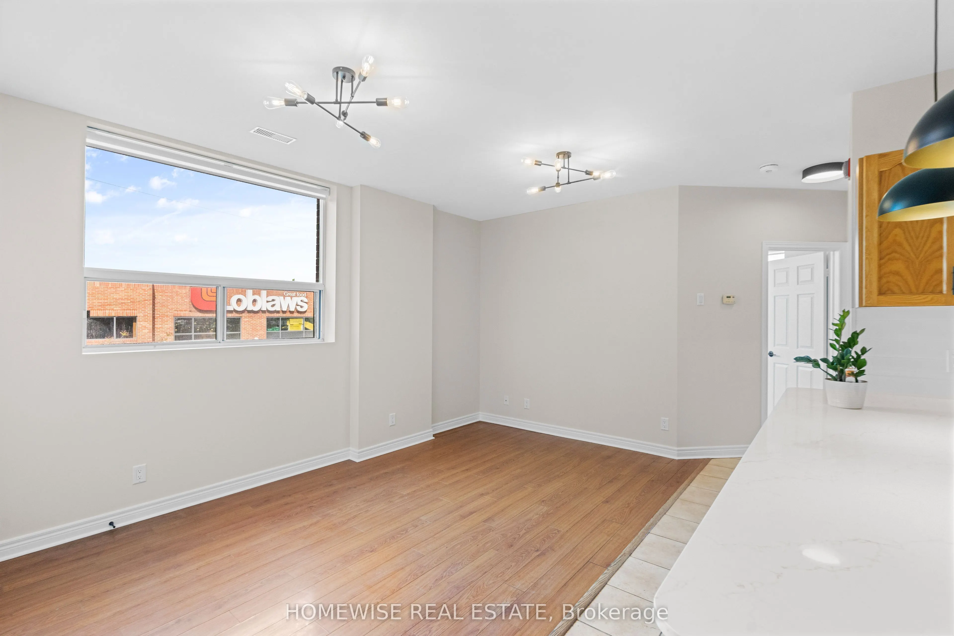 3635 Dundas Street W #1