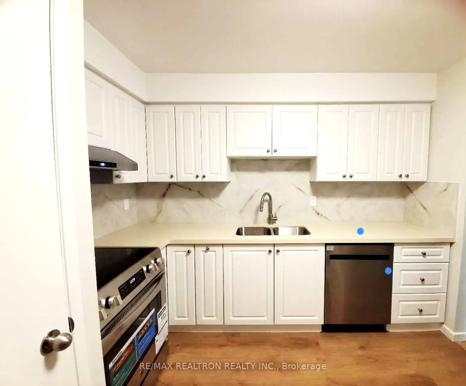1180 Mississauga Valley Boulevard #100