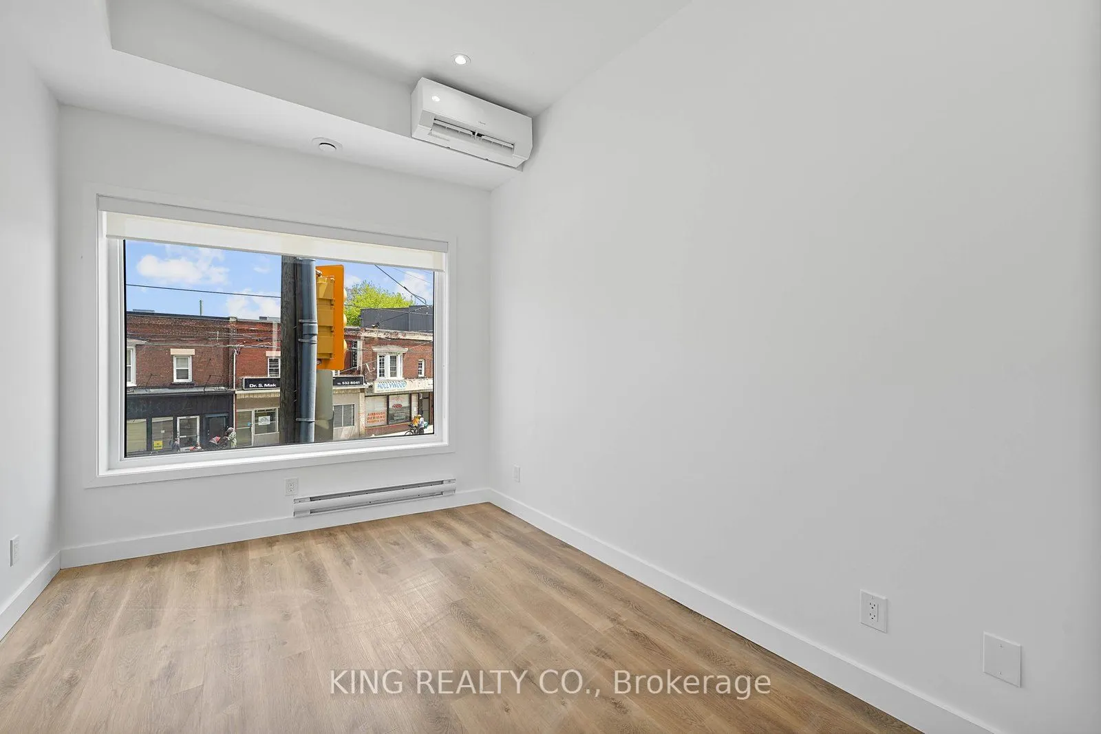 2219 Dundas Street W #201