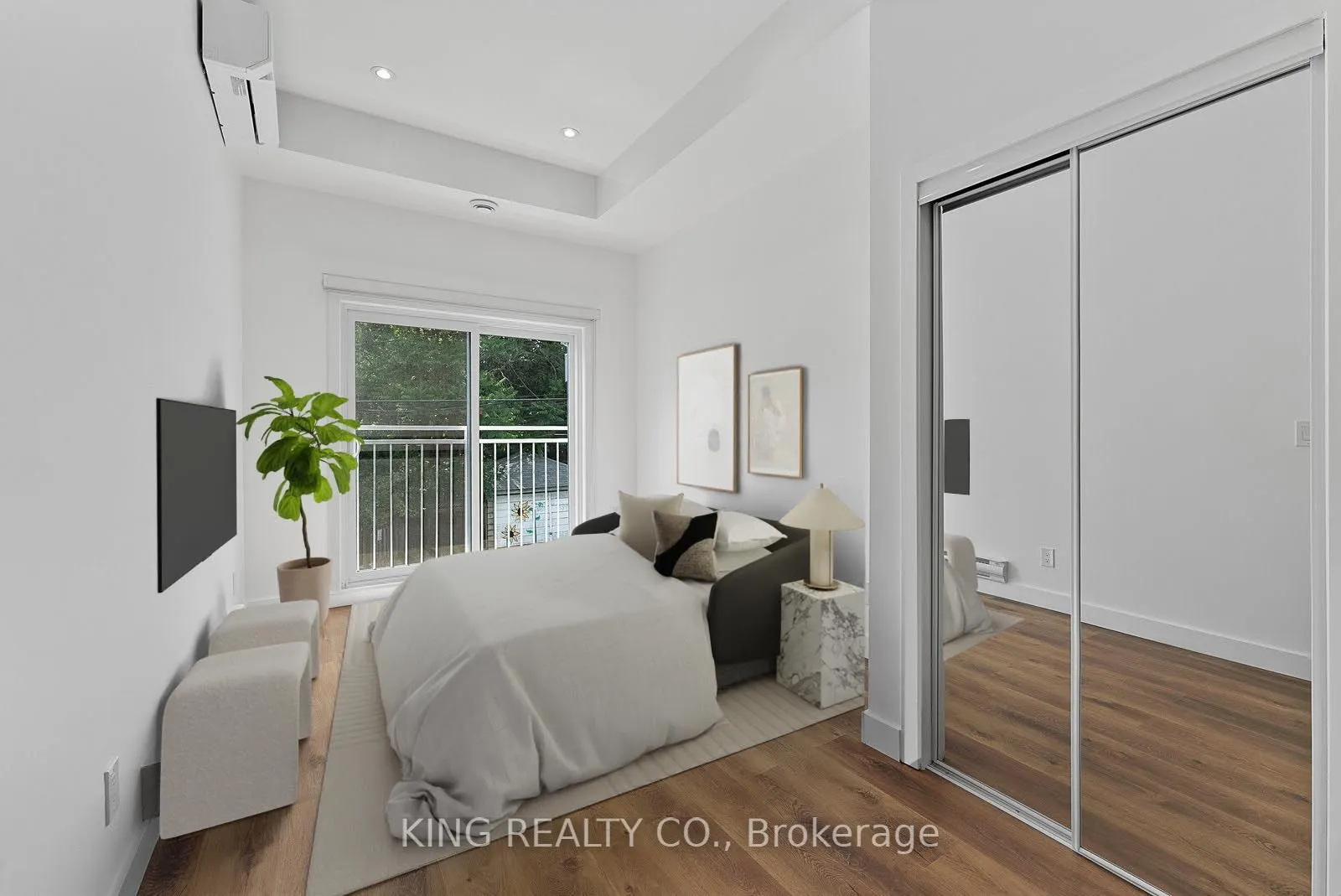 2219 Dundas Street W #202