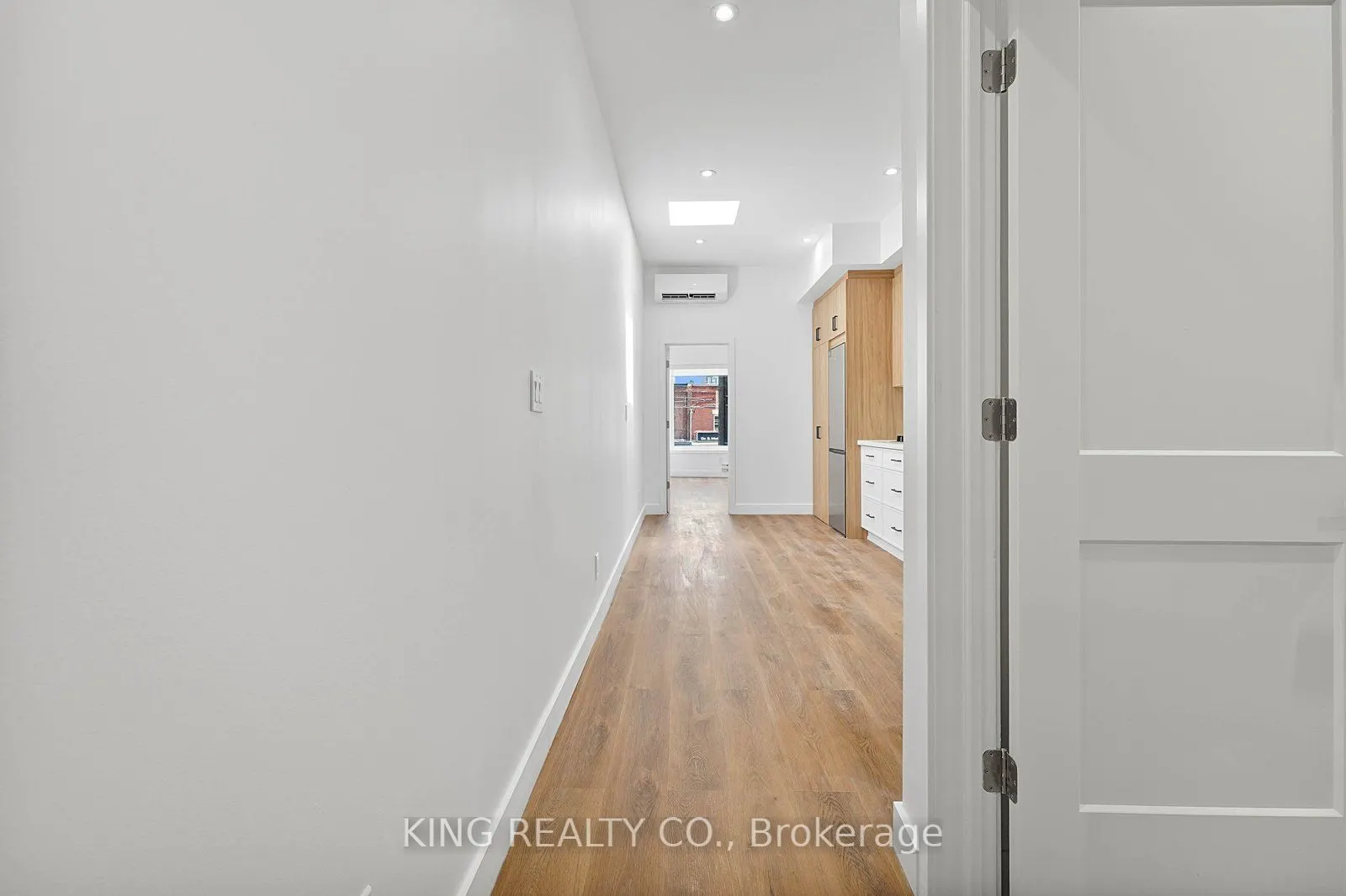 2219 Dundas Street W #202