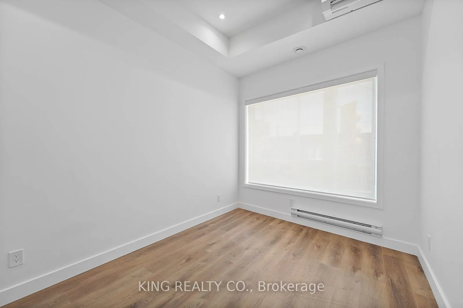 2219 Dundas Street W #202