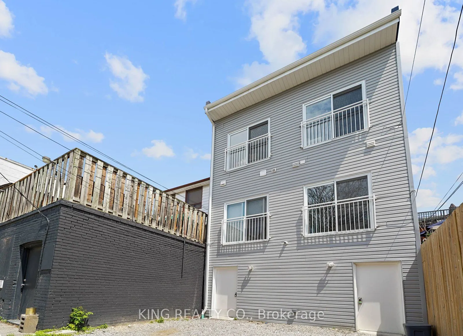 2219 Dundas Street W #202