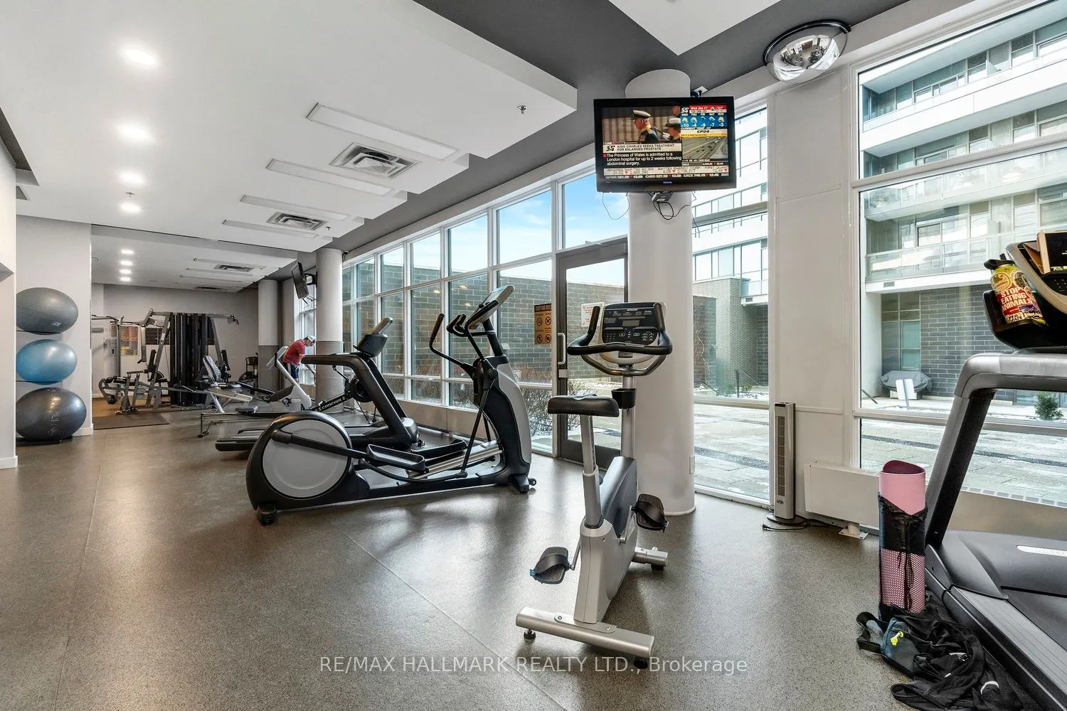 1 Hurontario Street #601