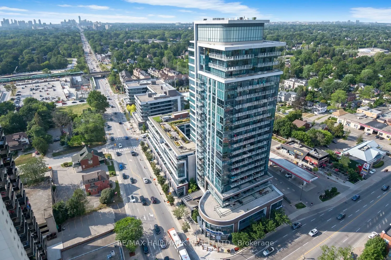 1 Hurontario Street #601