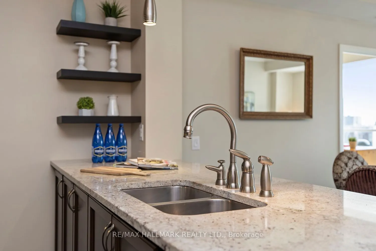 1 Hurontario Street #601