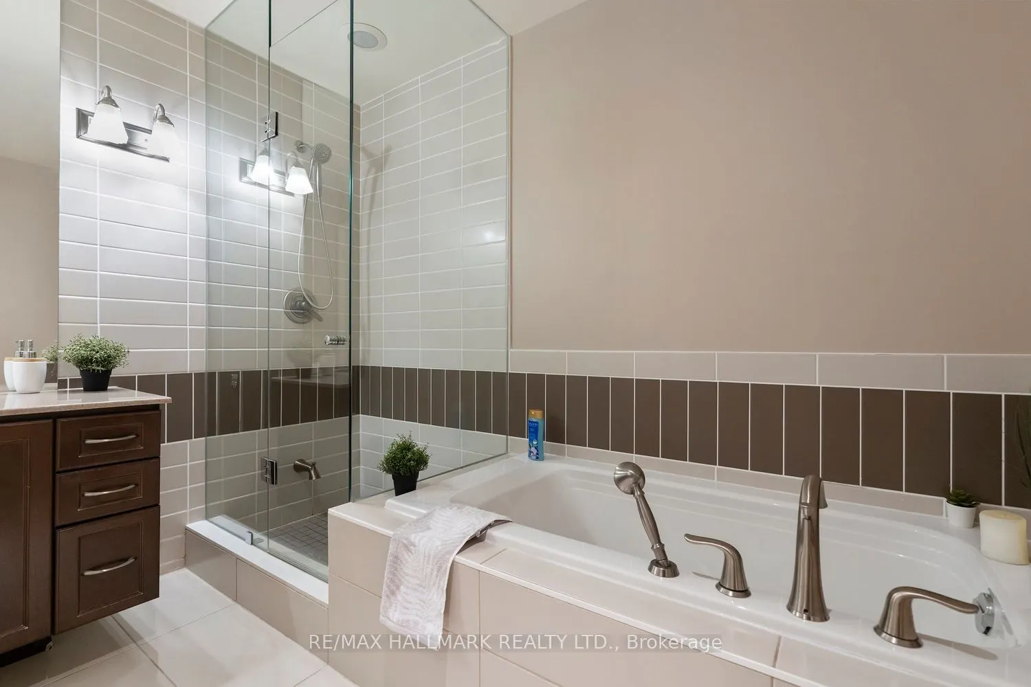 1 Hurontario Street #601
