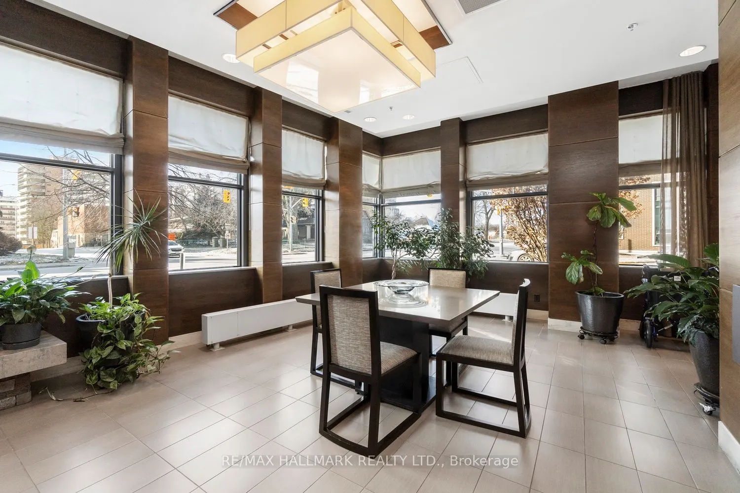 1 Hurontario Street #601