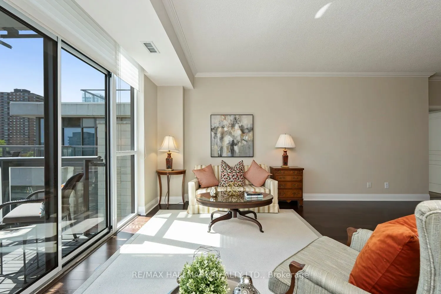 1 Hurontario Street #601