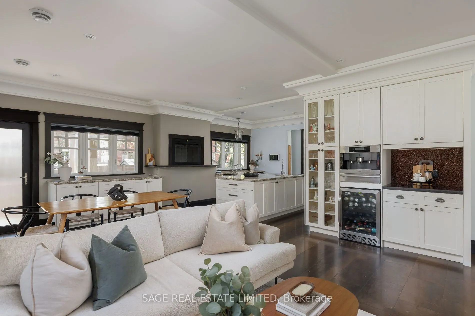 39 Loyalist Road