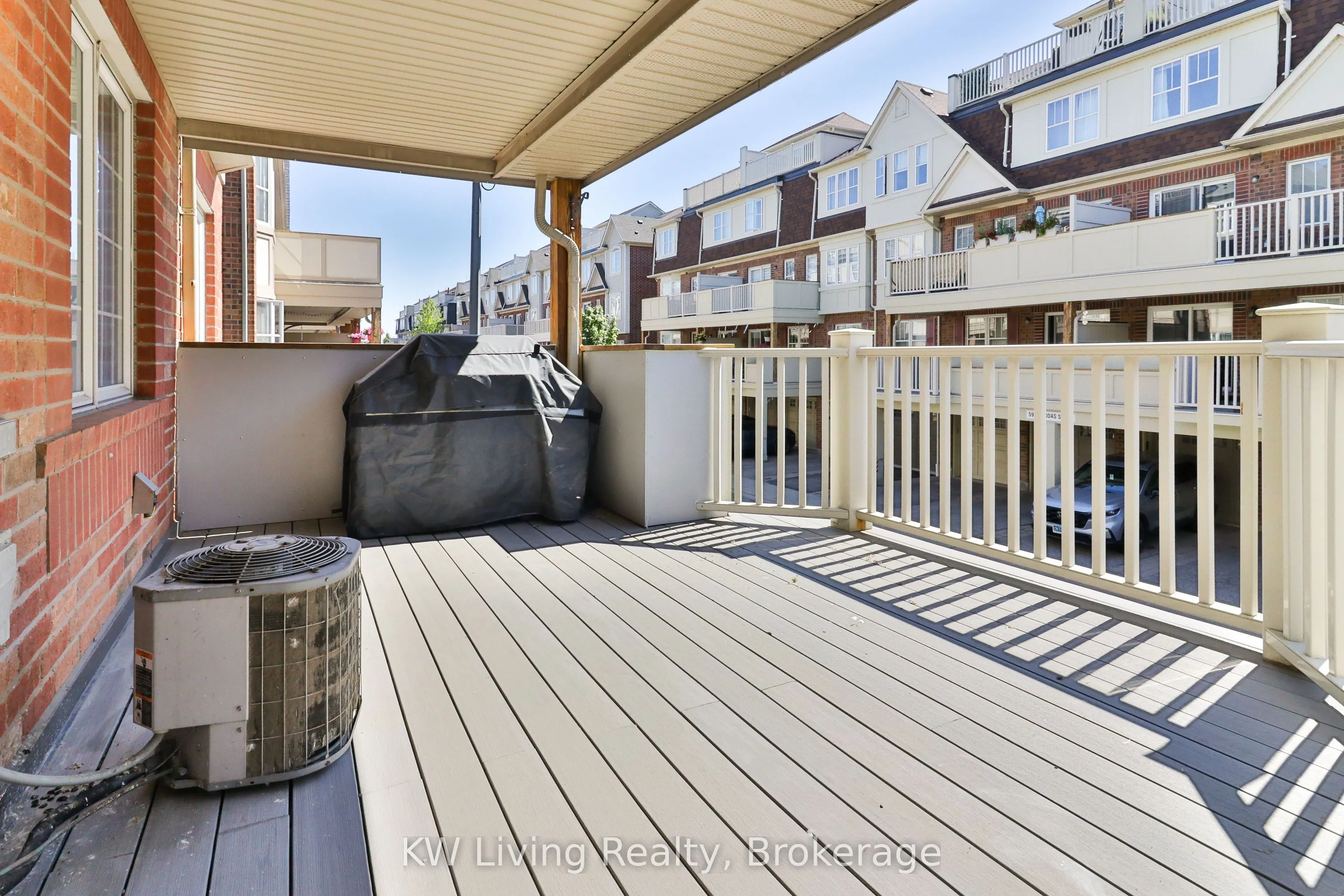 740 Neighbourhood Circle #4