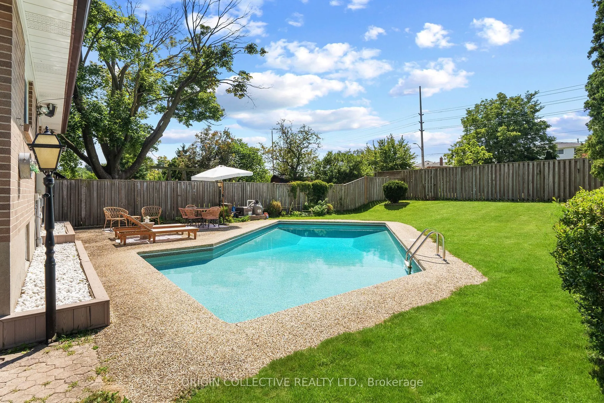 983 Parthia Crescent