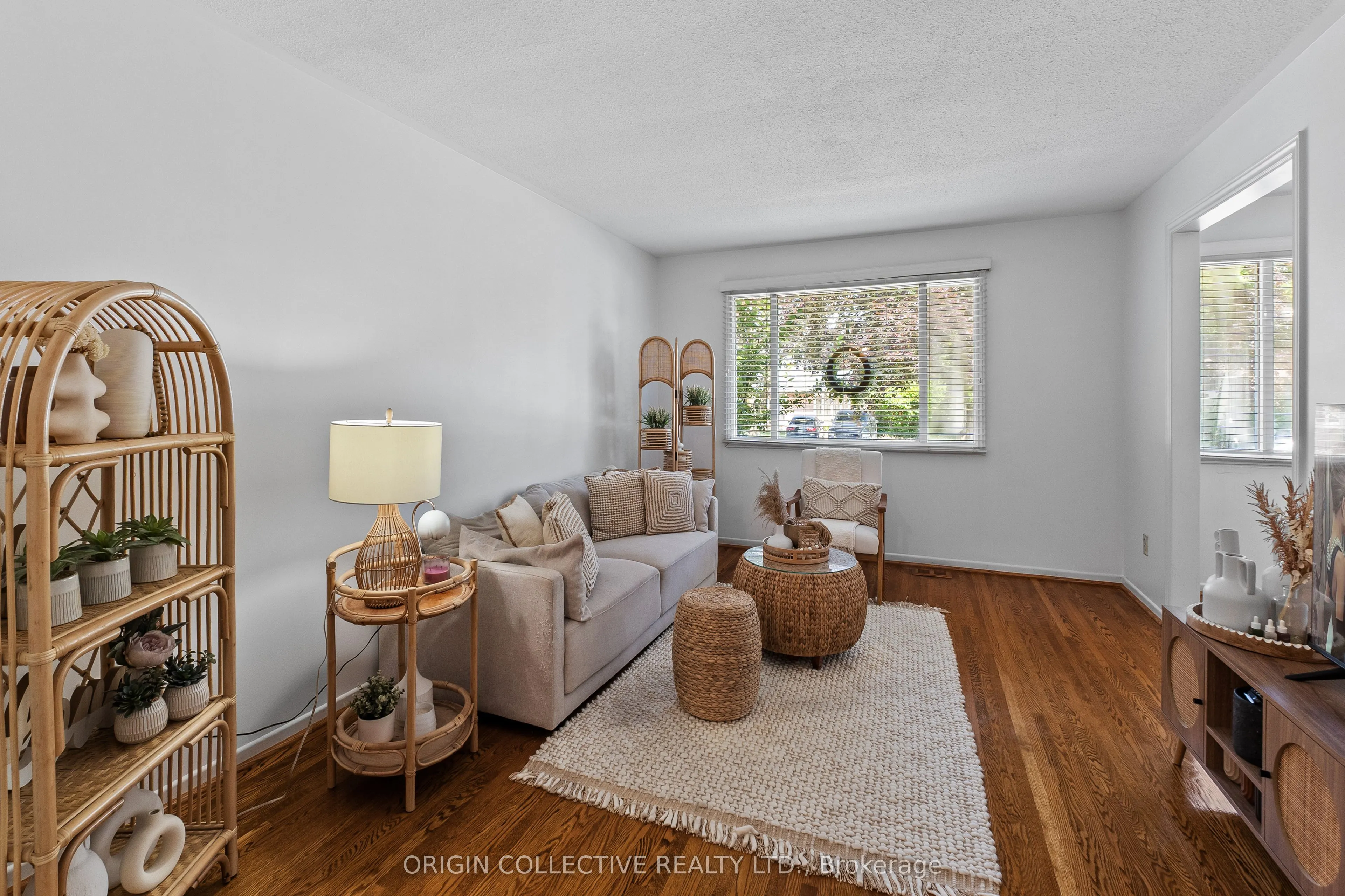 983 Parthia Crescent