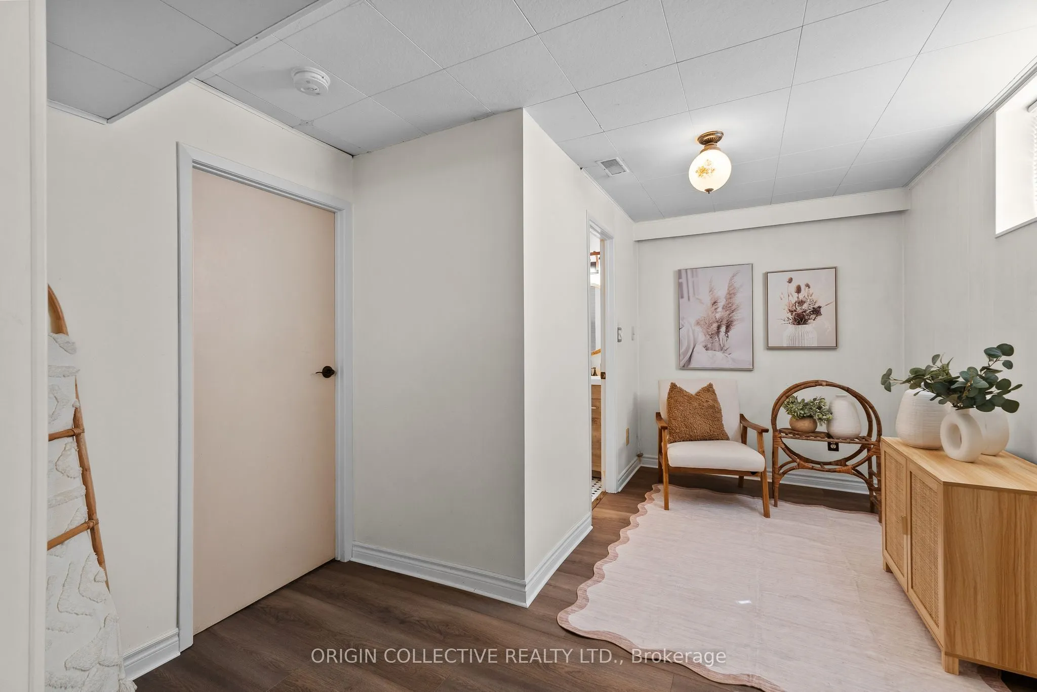 983 Parthia Crescent