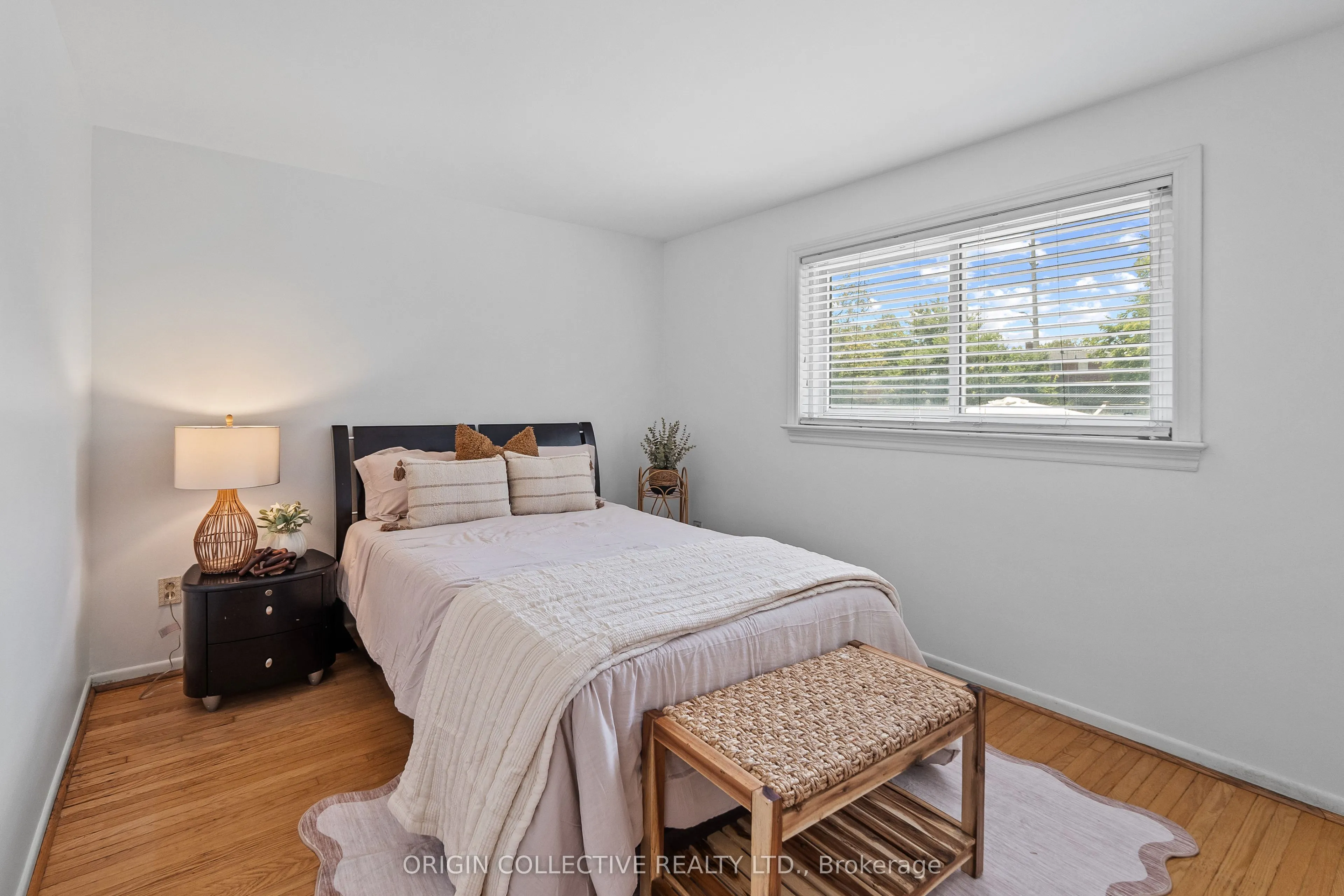 983 Parthia Crescent