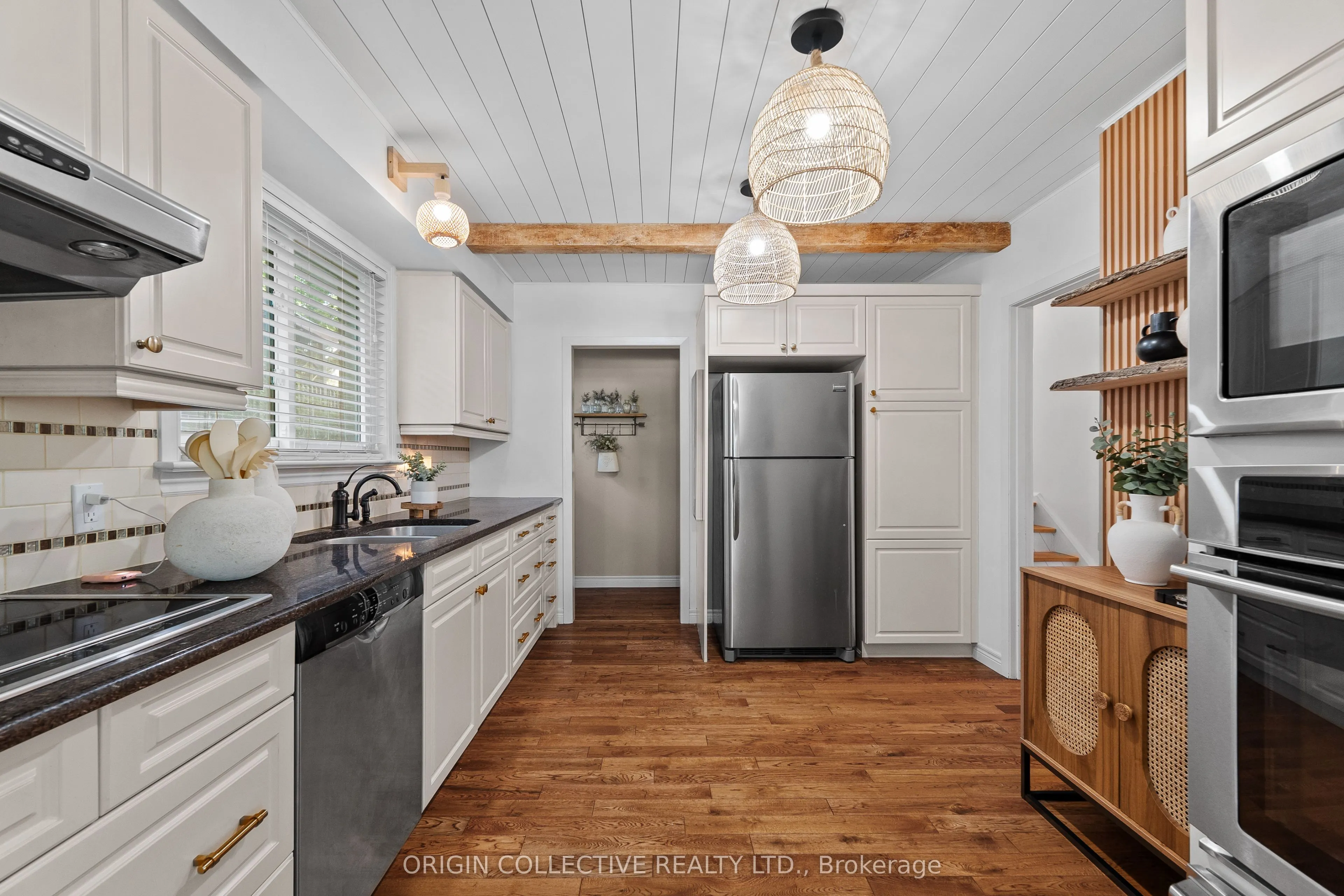 983 Parthia Crescent