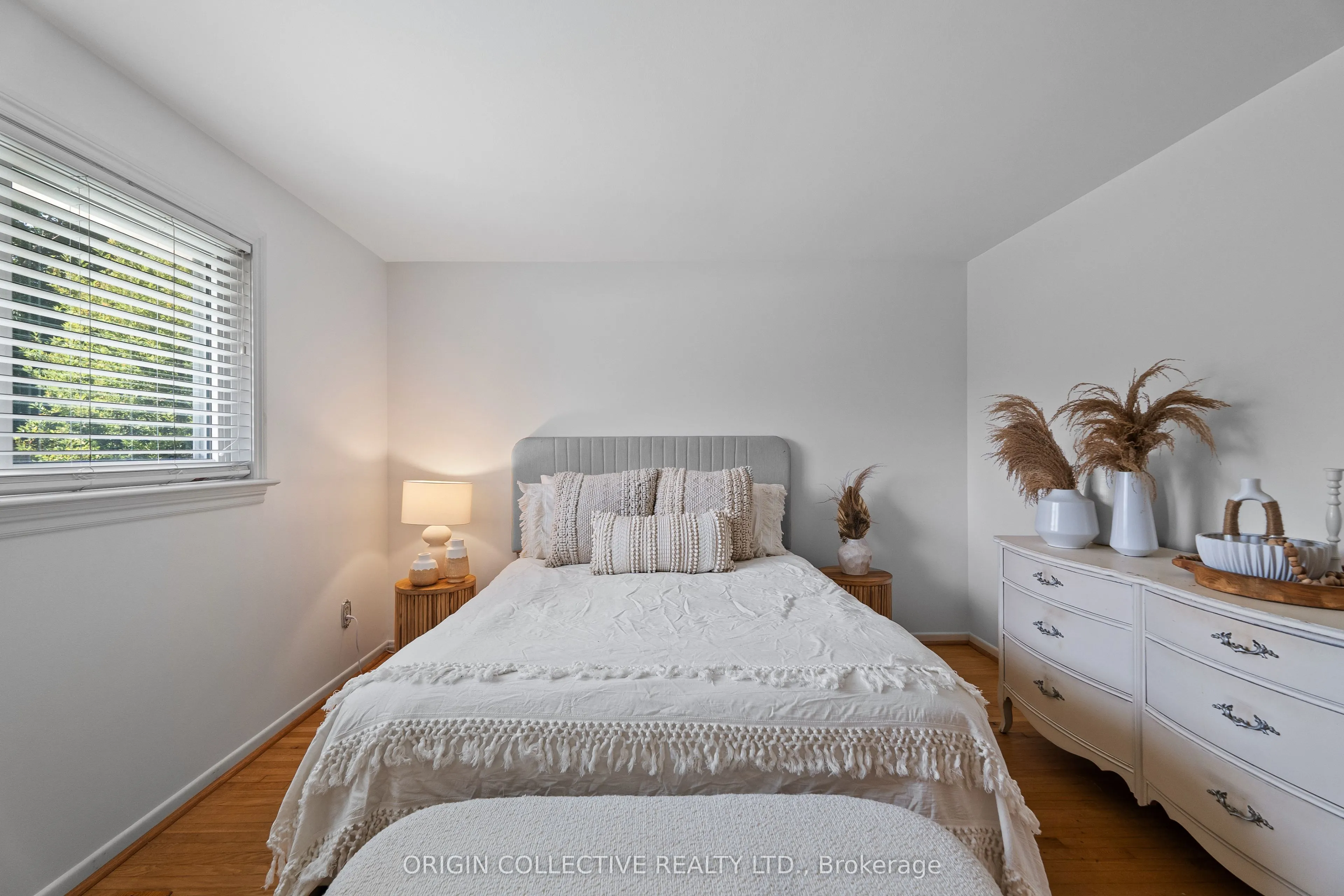 983 Parthia Crescent