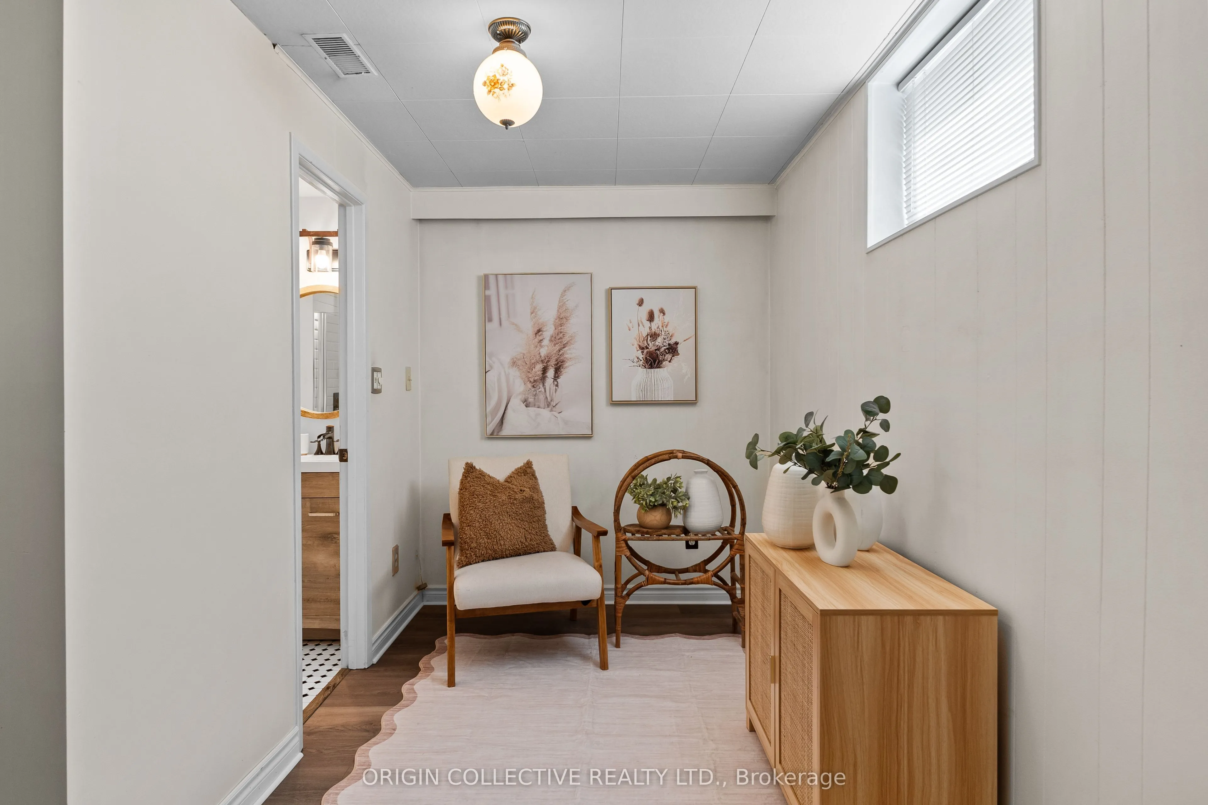 983 Parthia Crescent