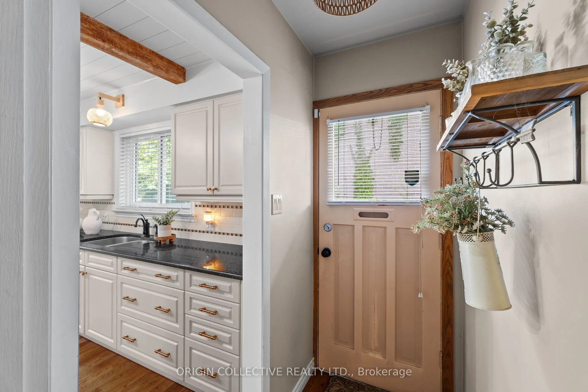983 Parthia Crescent