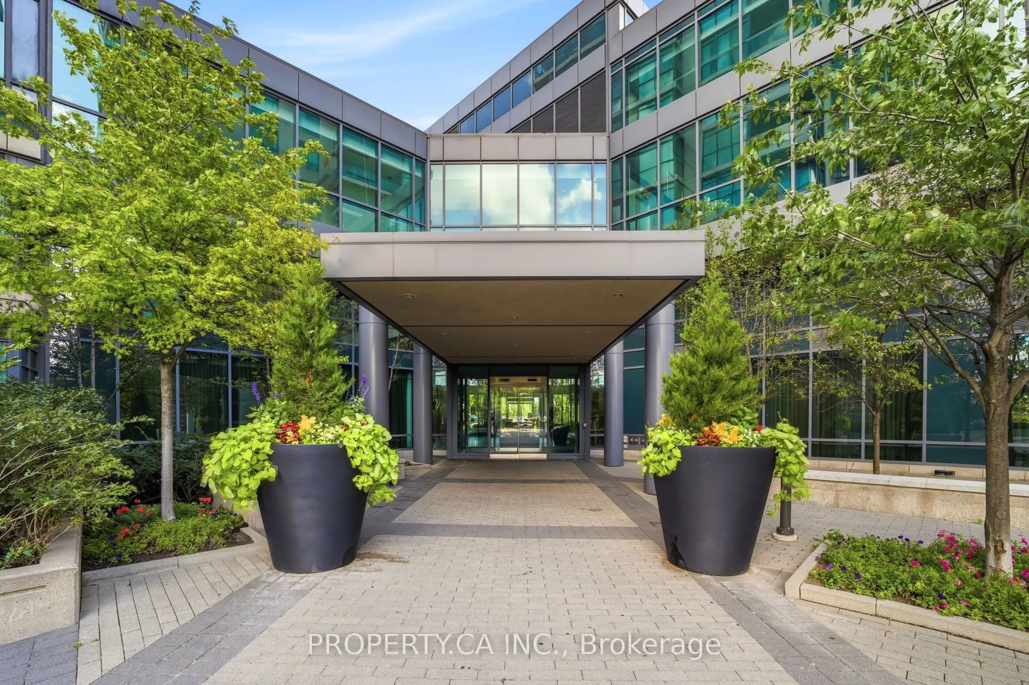 215 Sherway Gardens Road #403