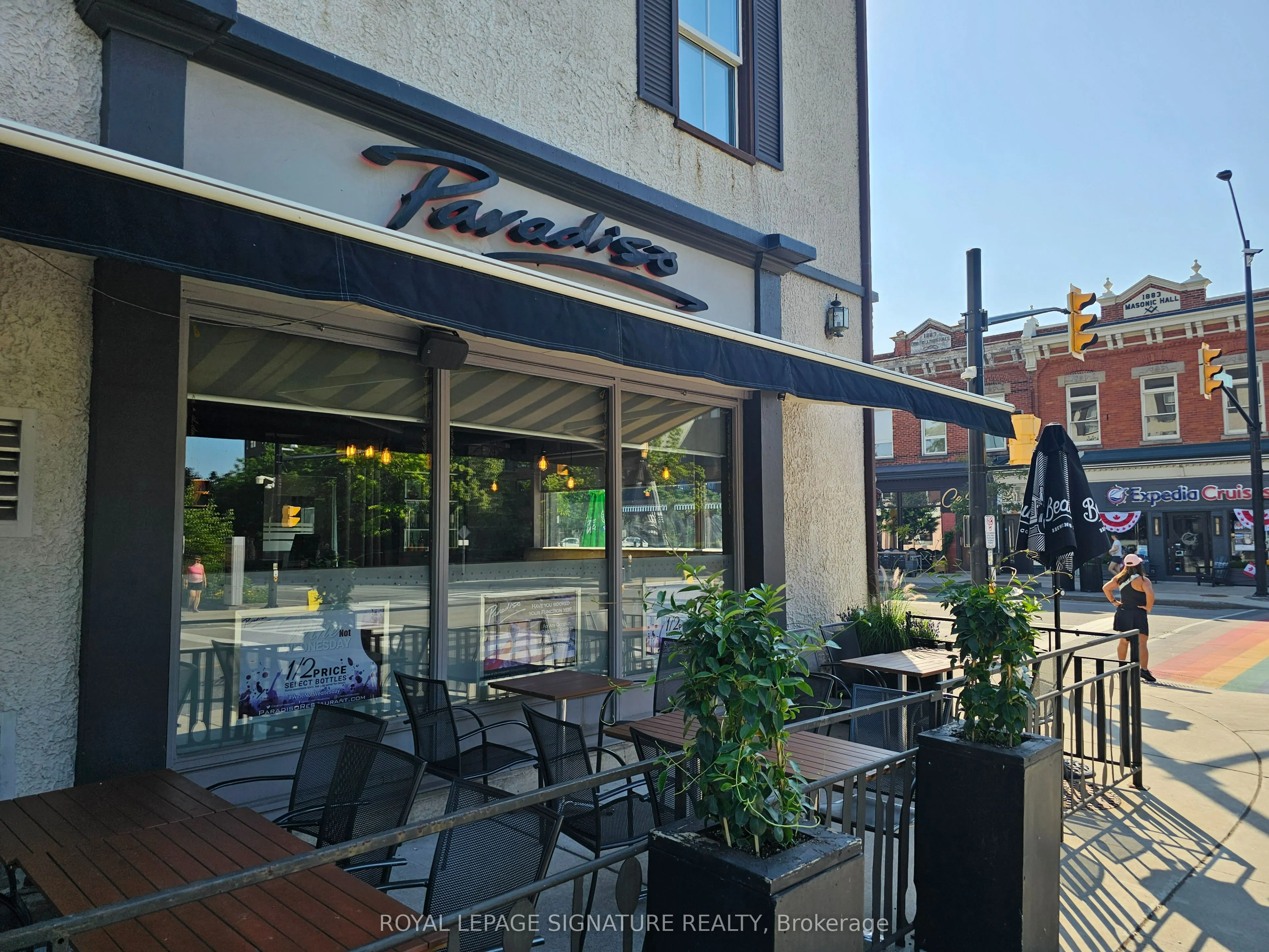125 Lakeshore Road E