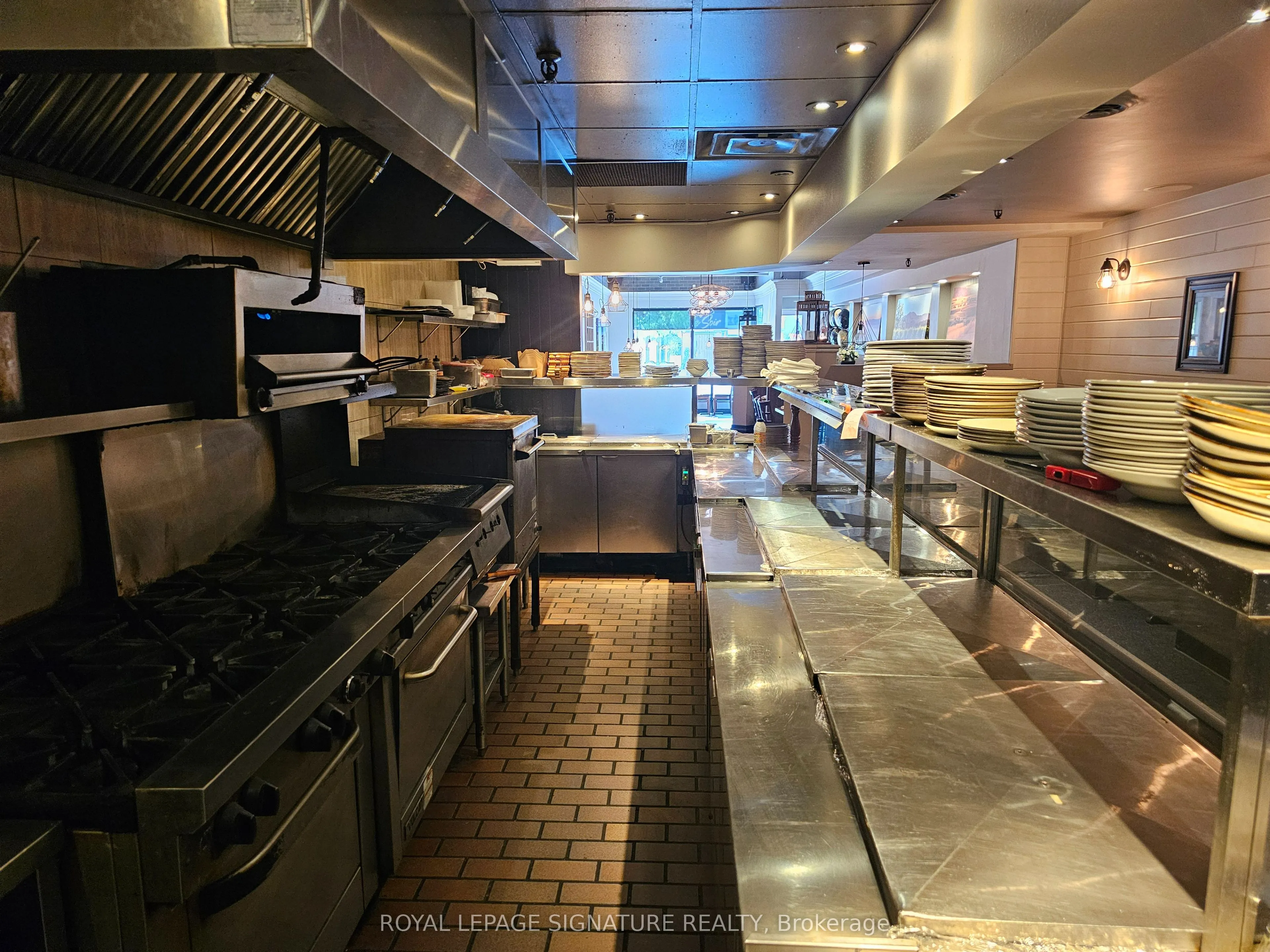 125 Lakeshore Road E