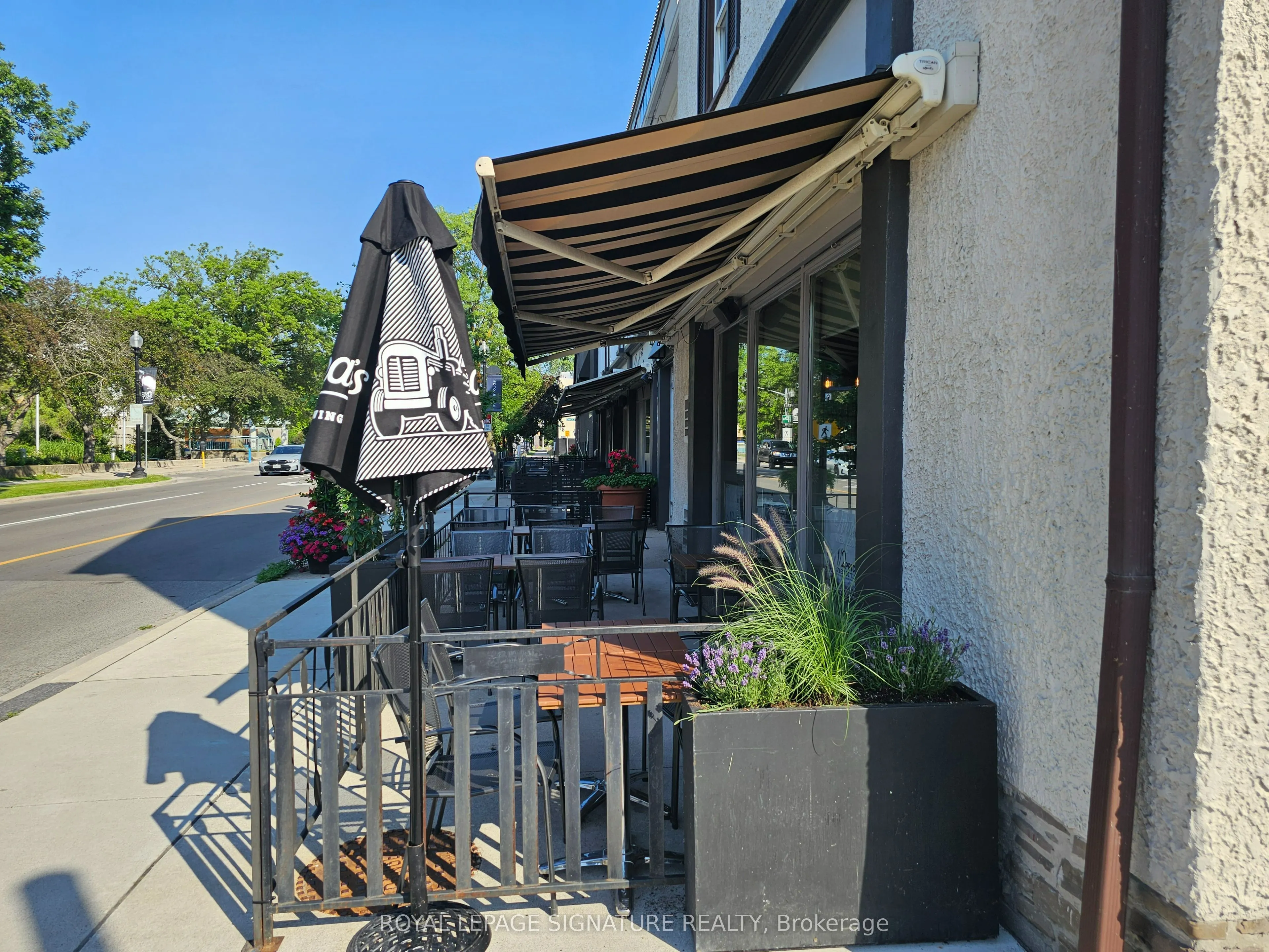 125 Lakeshore Road E