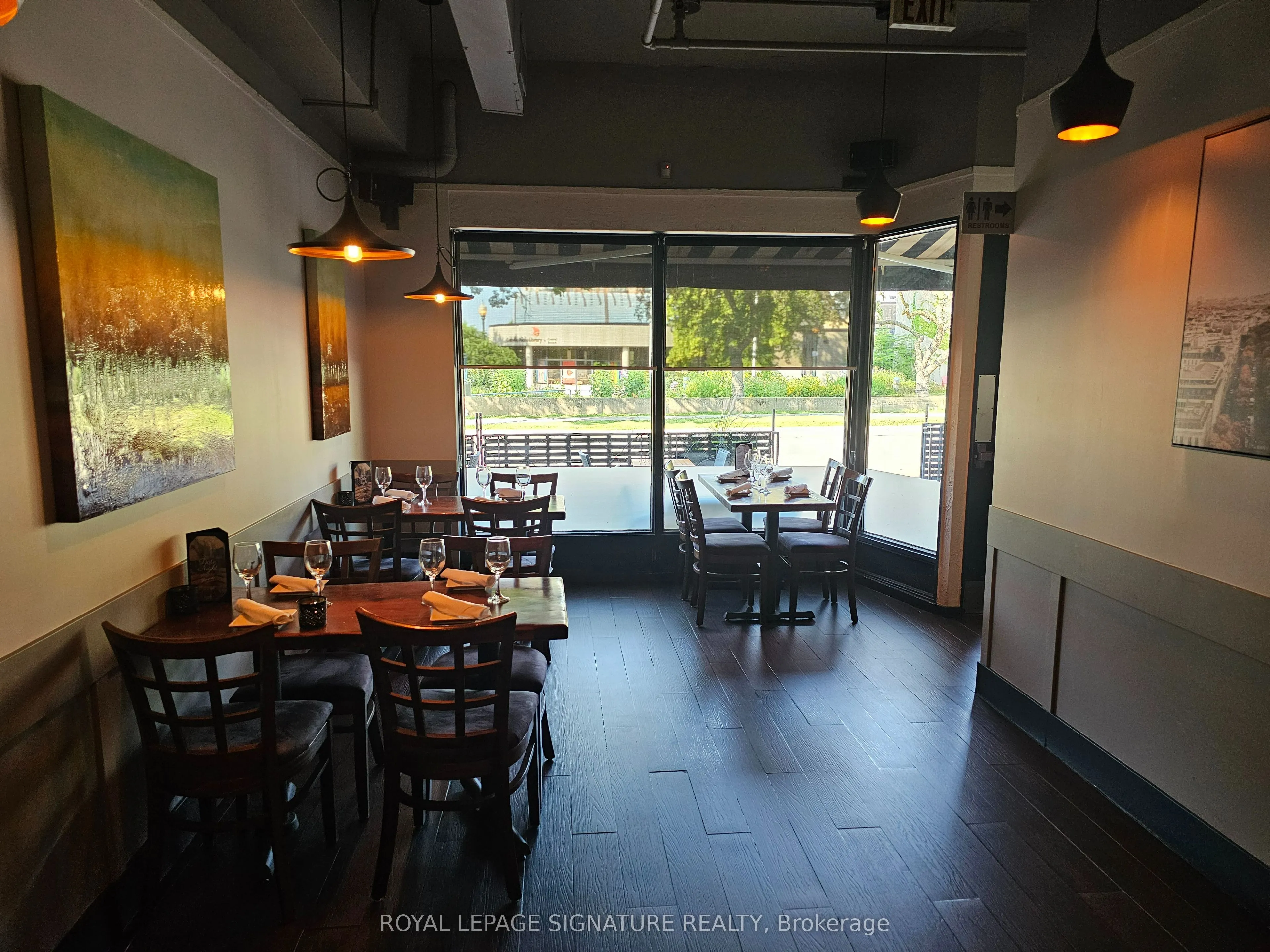 125 Lakeshore Road E