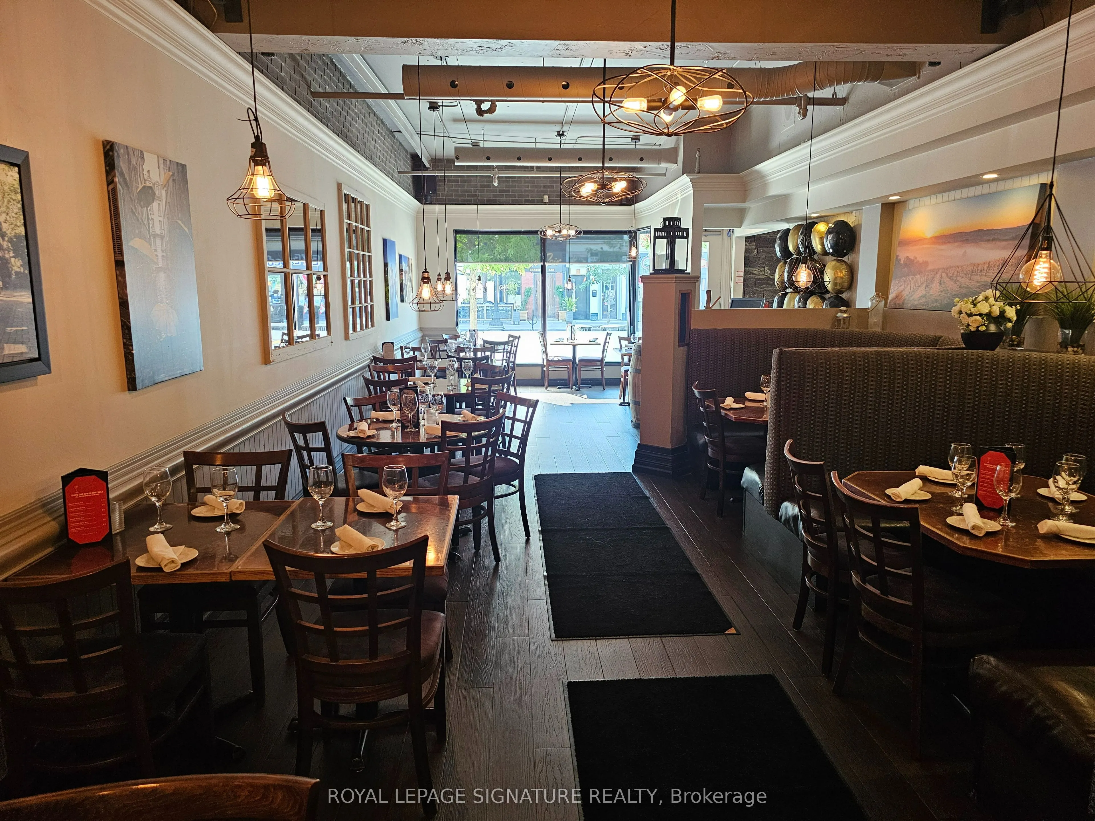 125 Lakeshore Road E