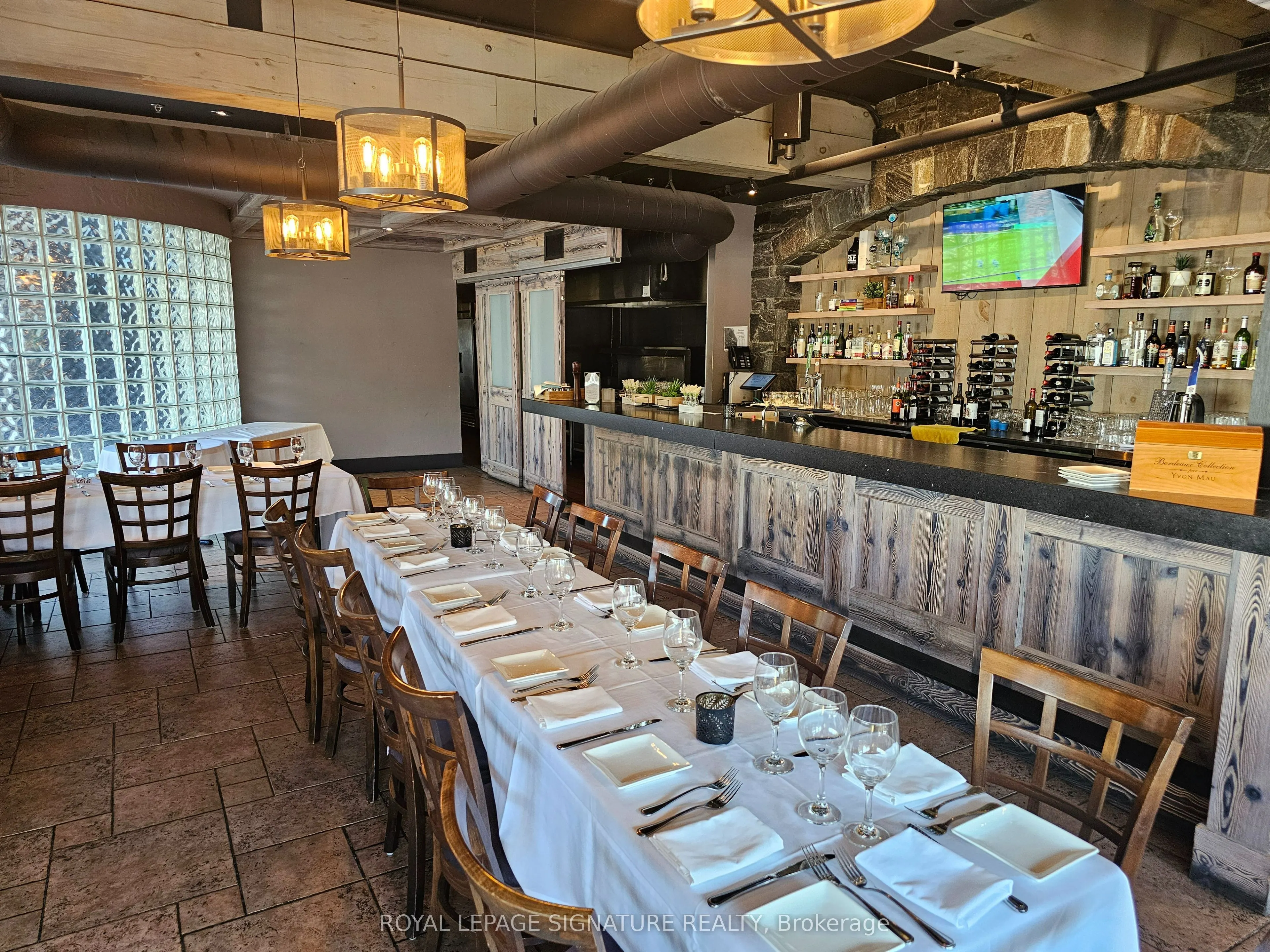 125 Lakeshore Road E