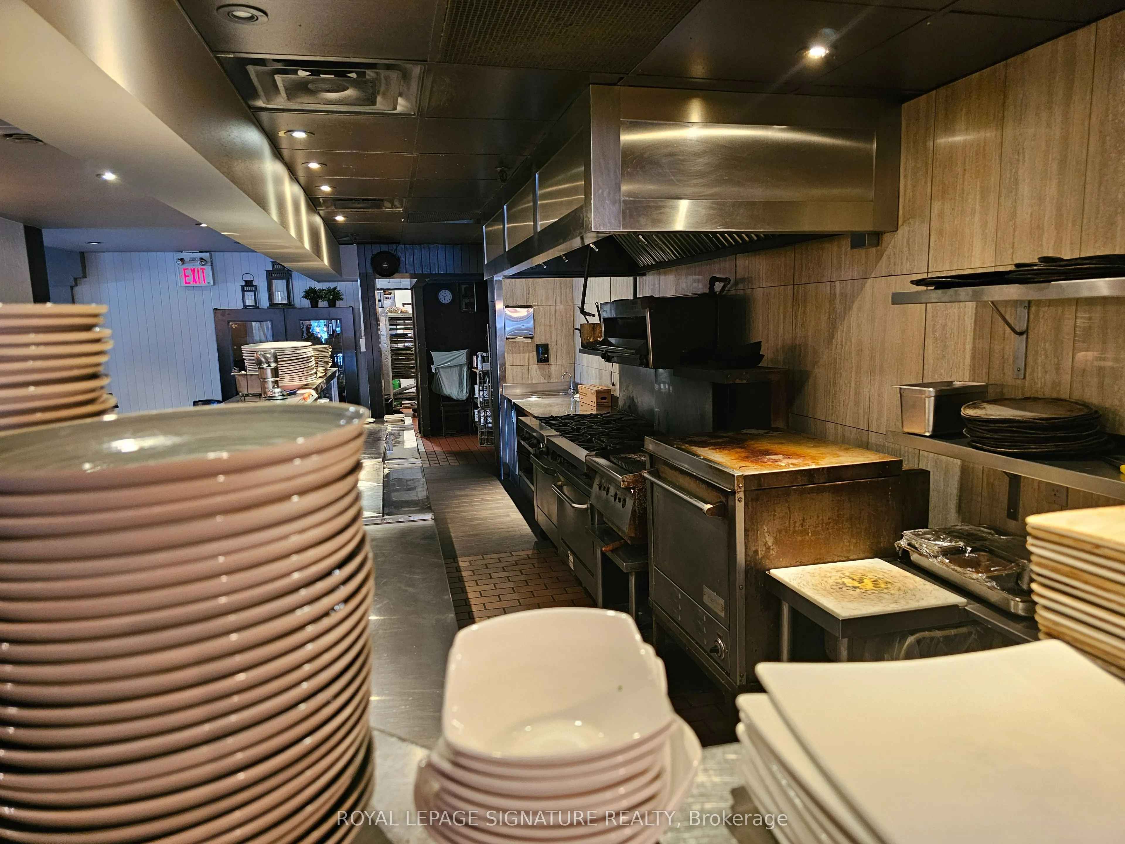 125 Lakeshore Road E