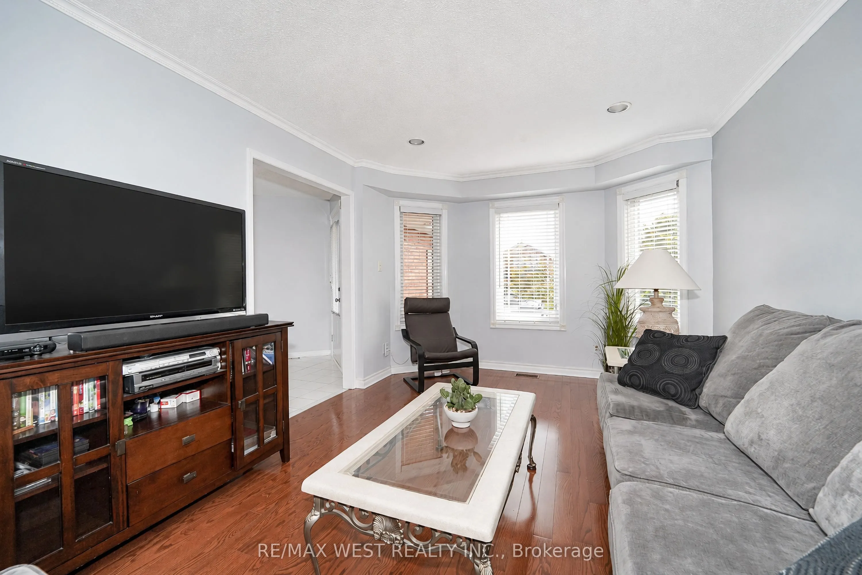 24 Royal Valley Drive
