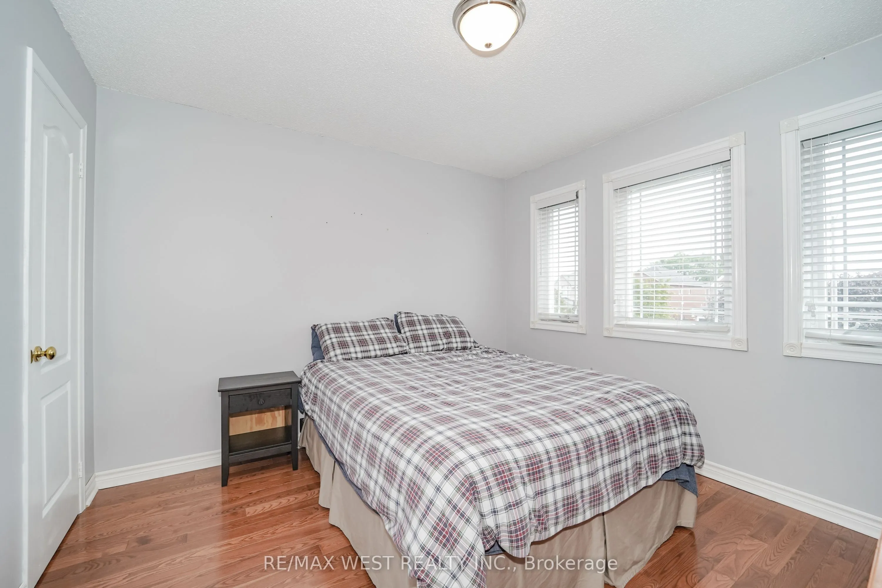 24 Royal Valley Drive
