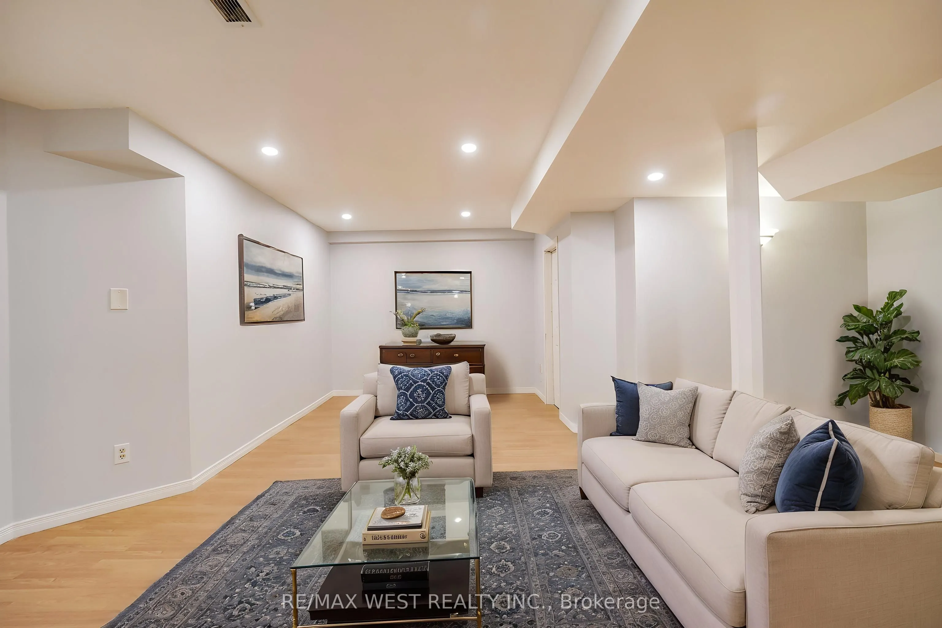 24 Royal Valley Drive