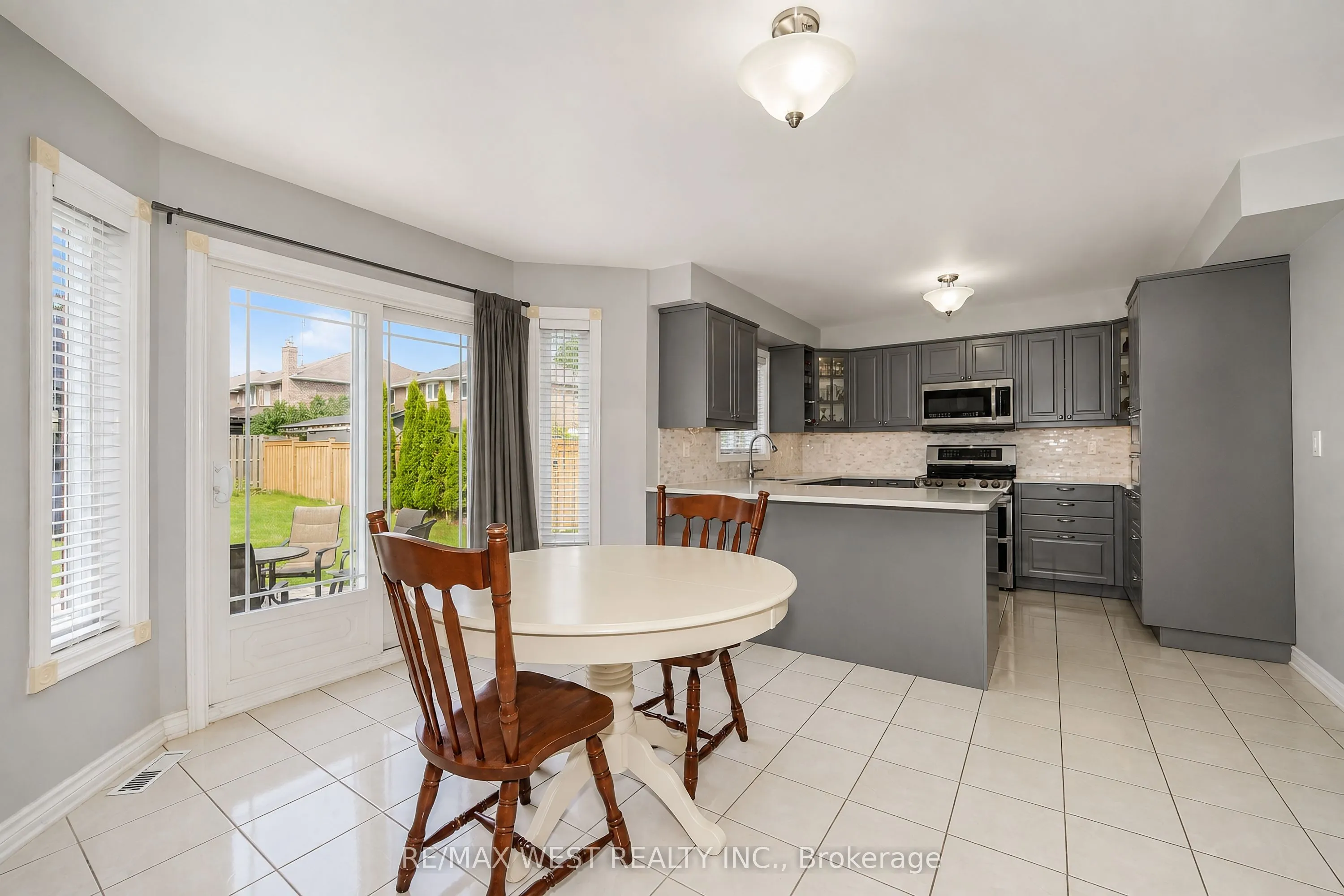 24 Royal Valley Drive