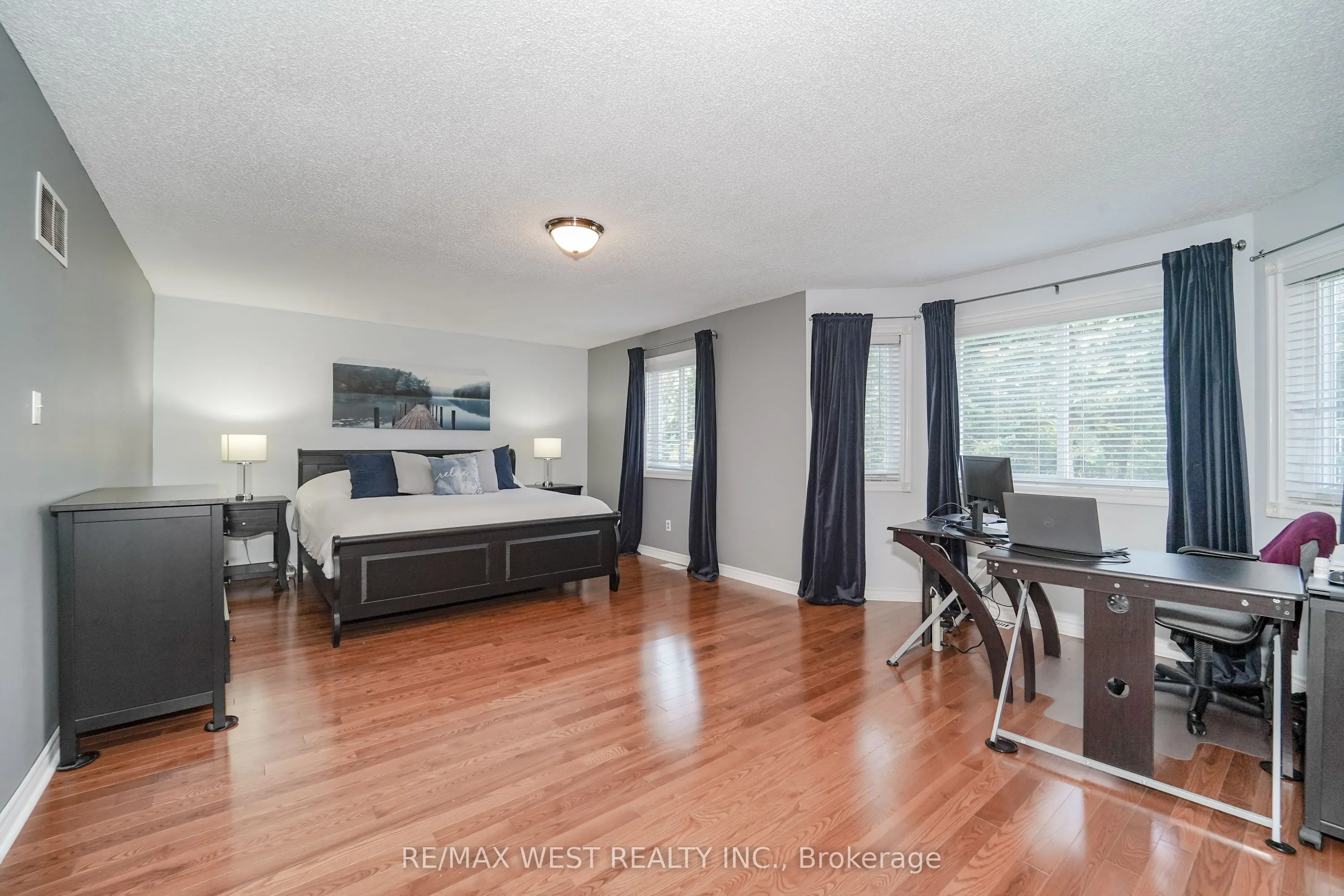 24 Royal Valley Drive