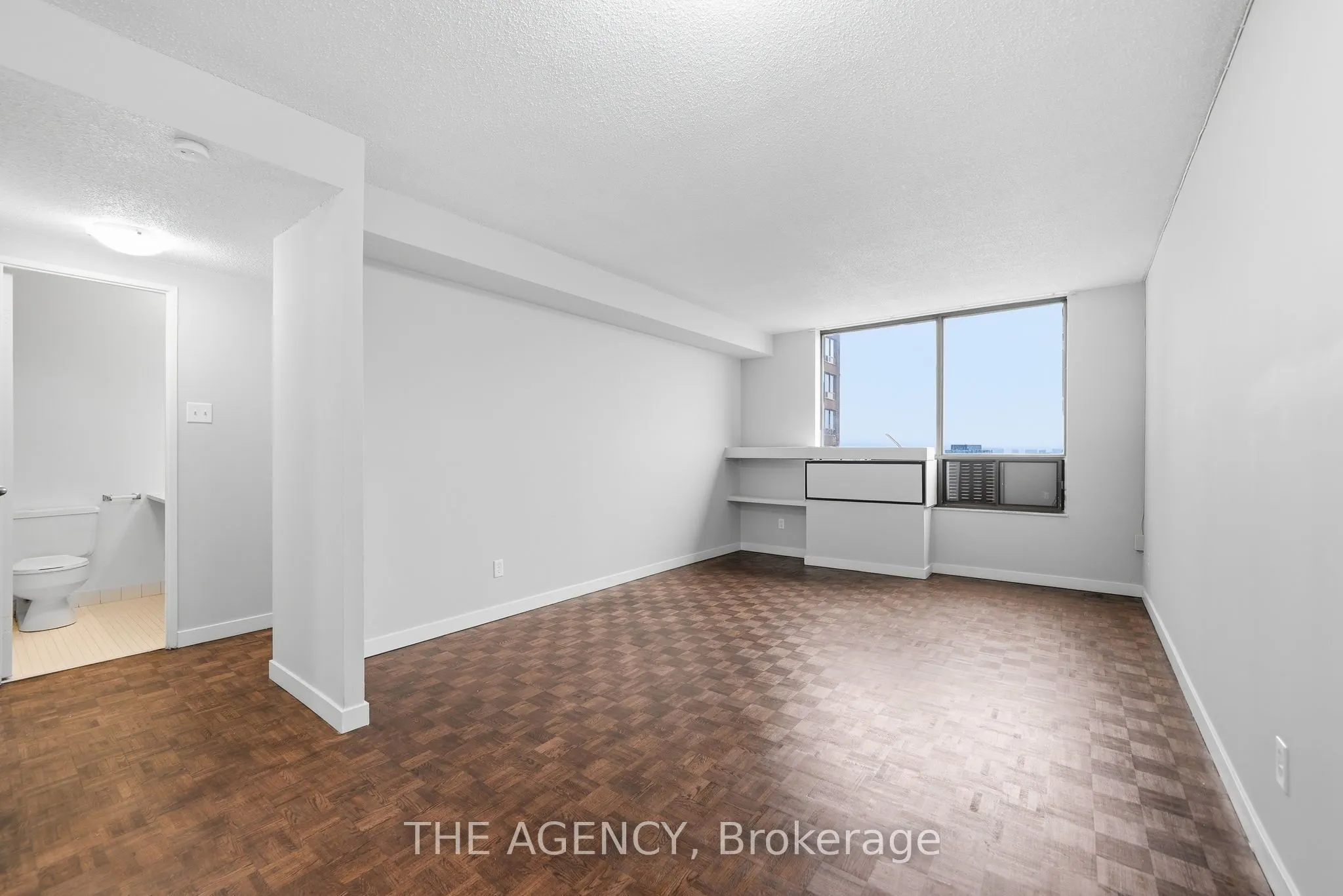 2350 Dundas Street W #2004A