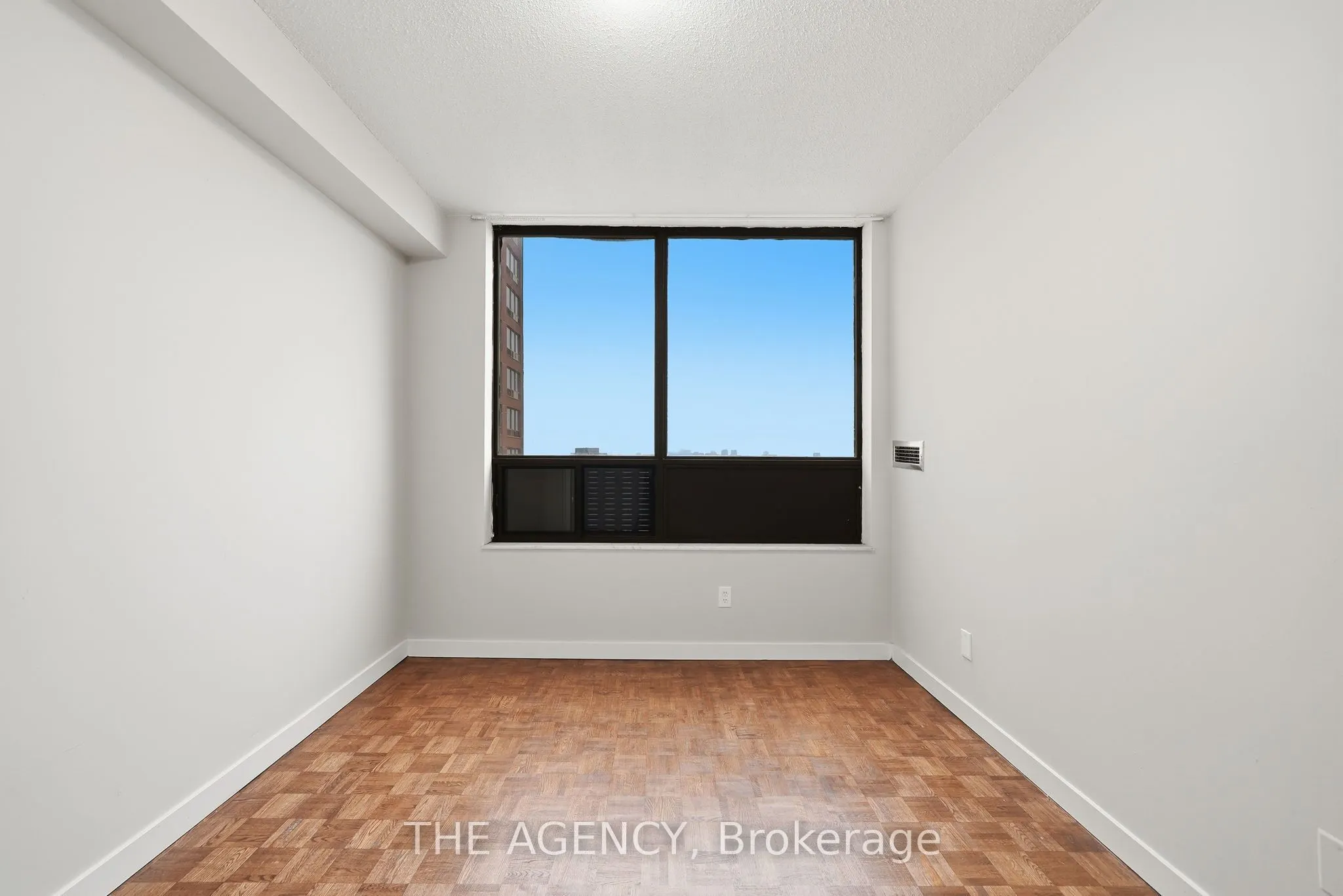 2350 Dundas Street W #2004A