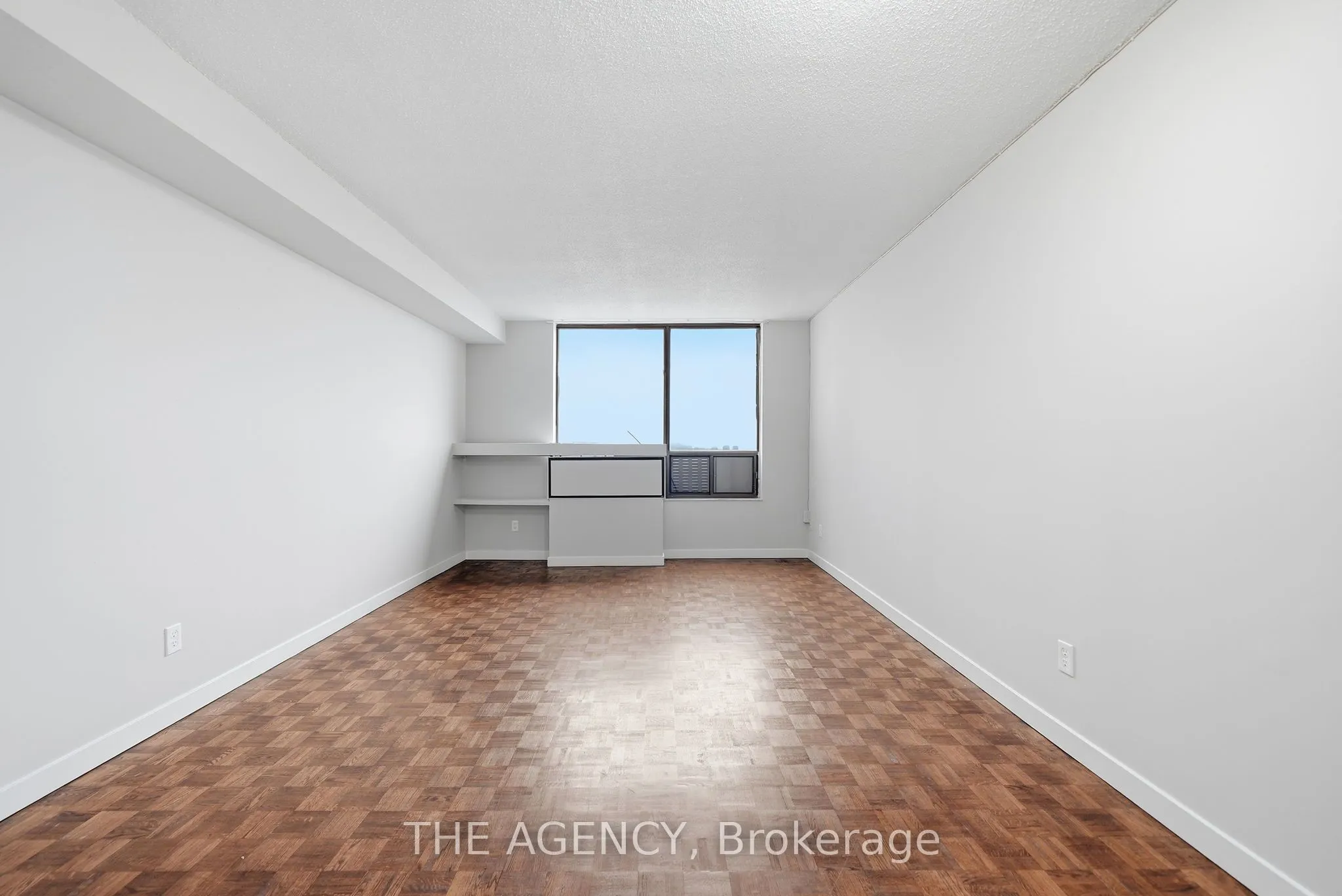 2350 Dundas Street W #2004A