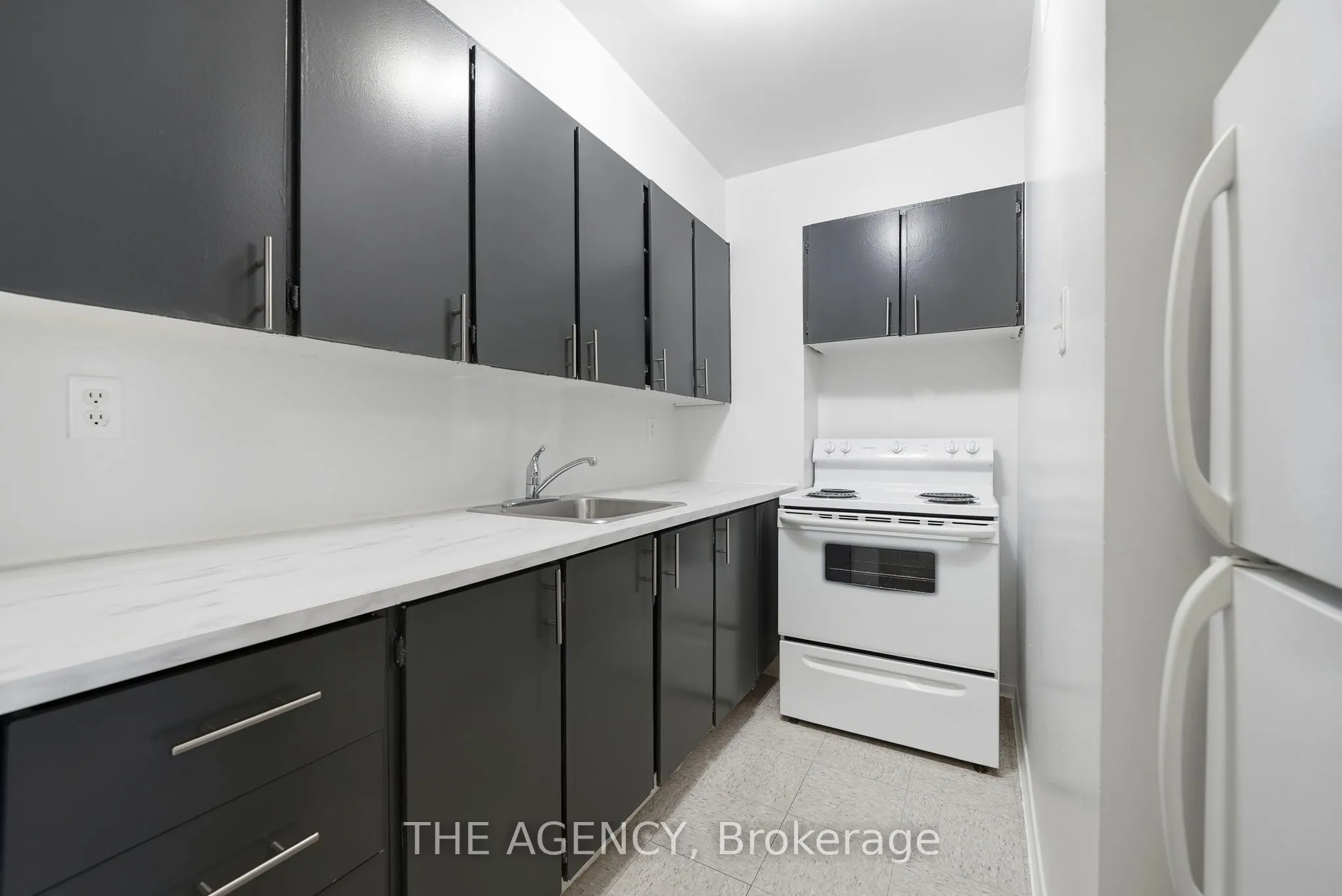 2350 Dundas Street W #2204A