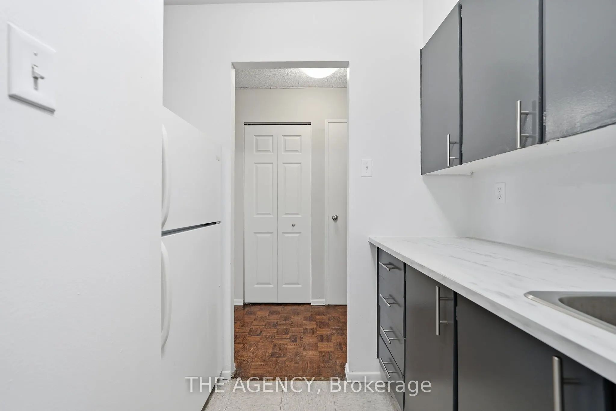 2350 Dundas Street W #2204A