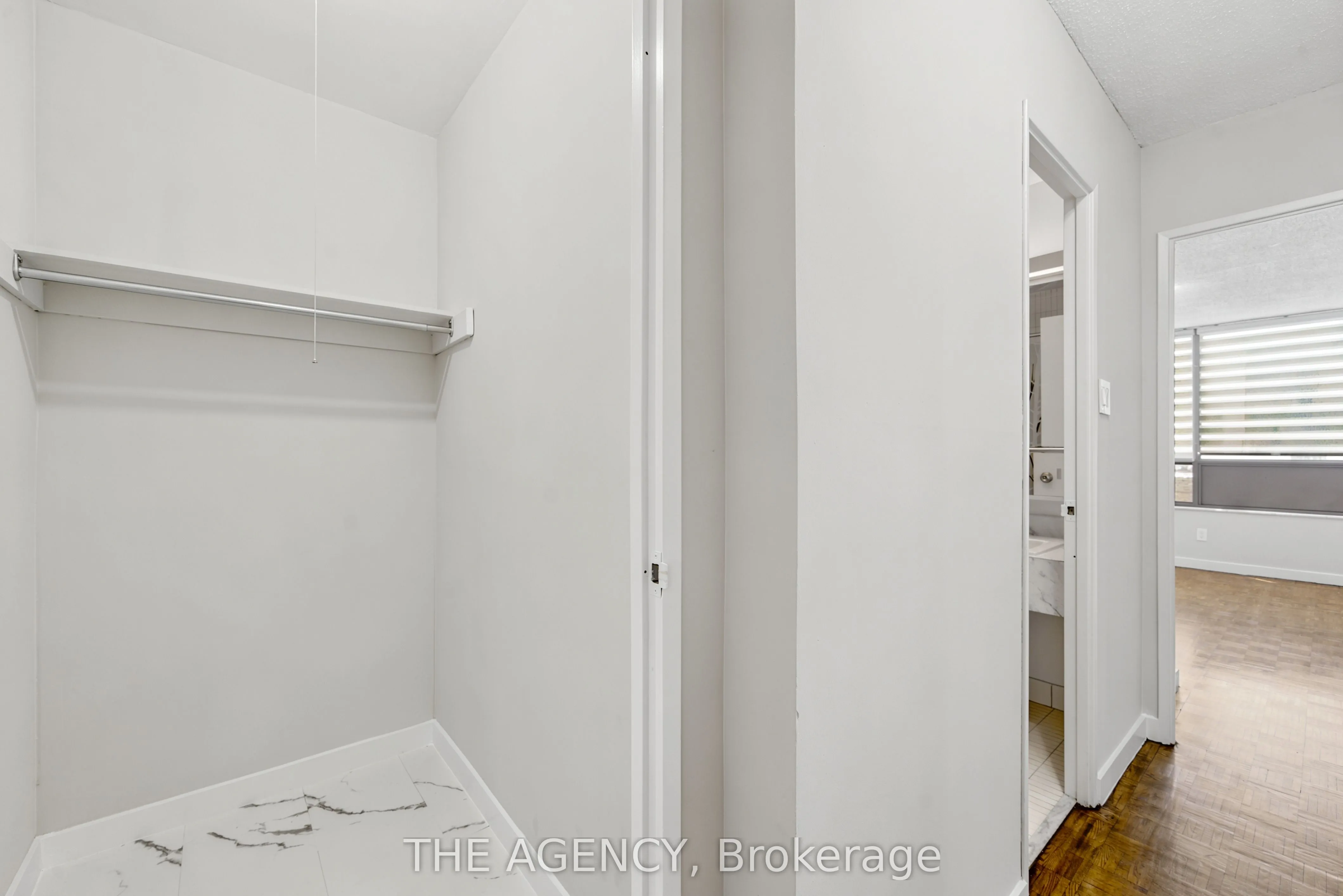 2350 Dundas Street W #2511A