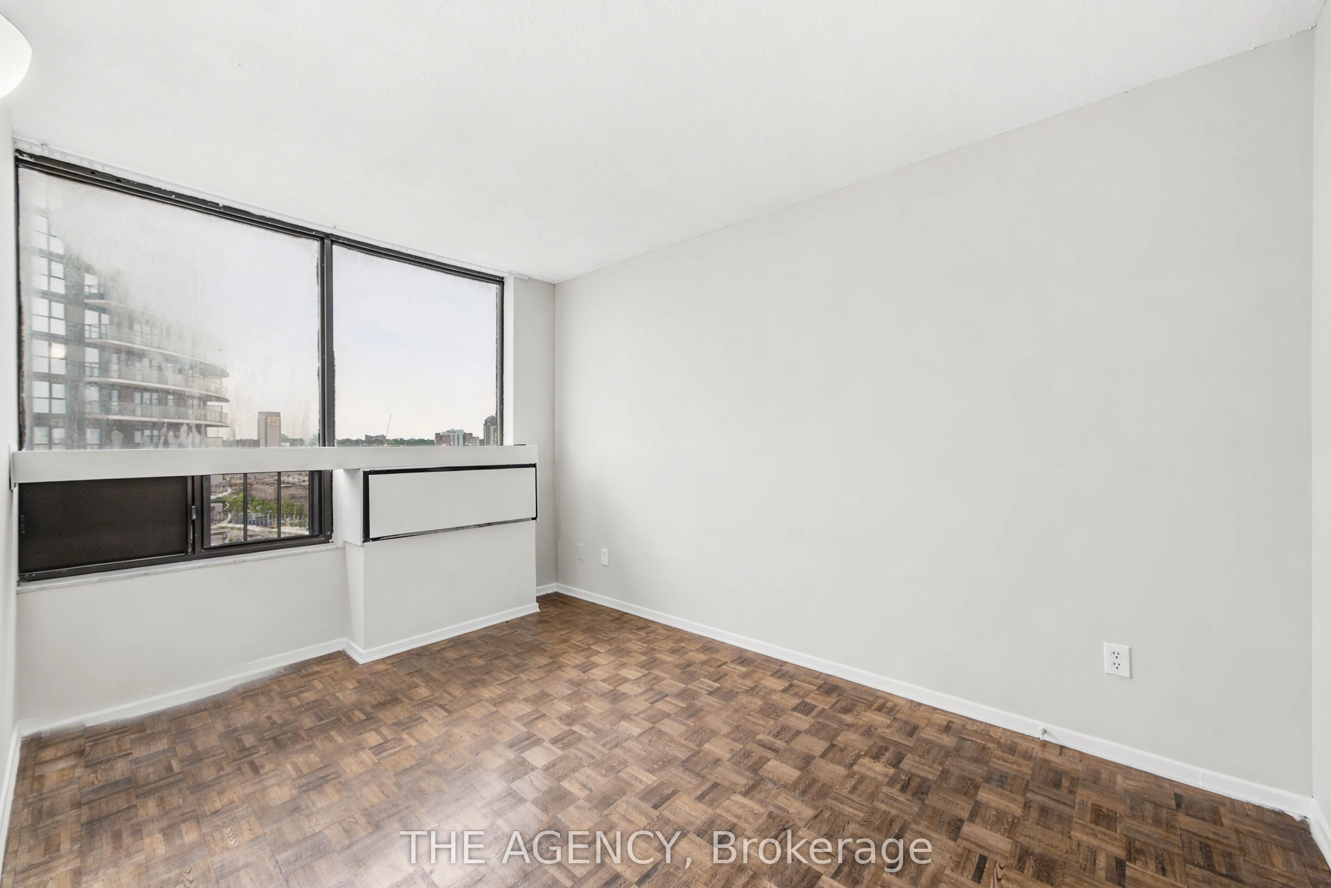 2360 Dundas Street W #1019B